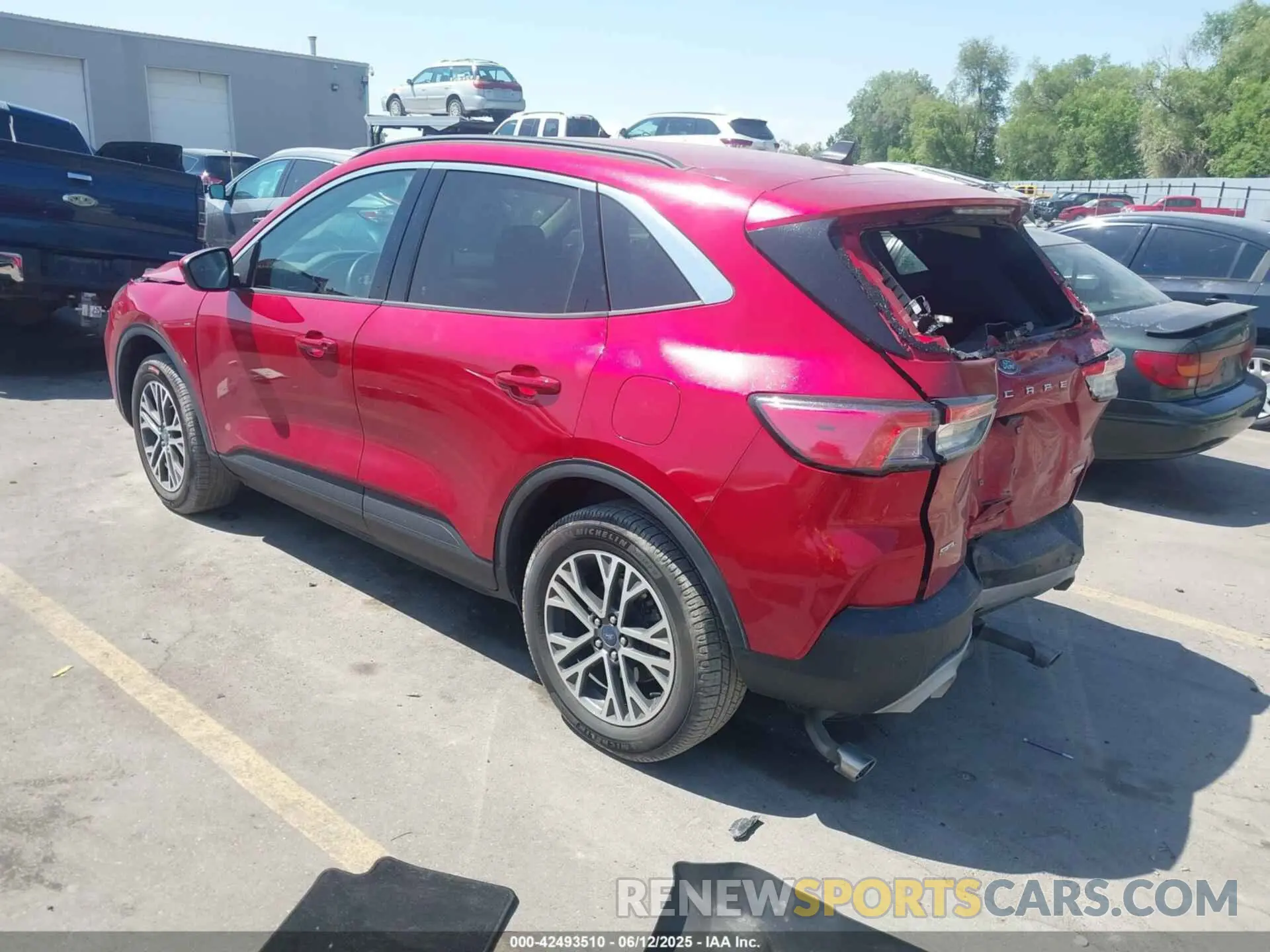 3 Photograph of a damaged car 1FMCU9H96LUB93983 FORD ESCAPE 2020