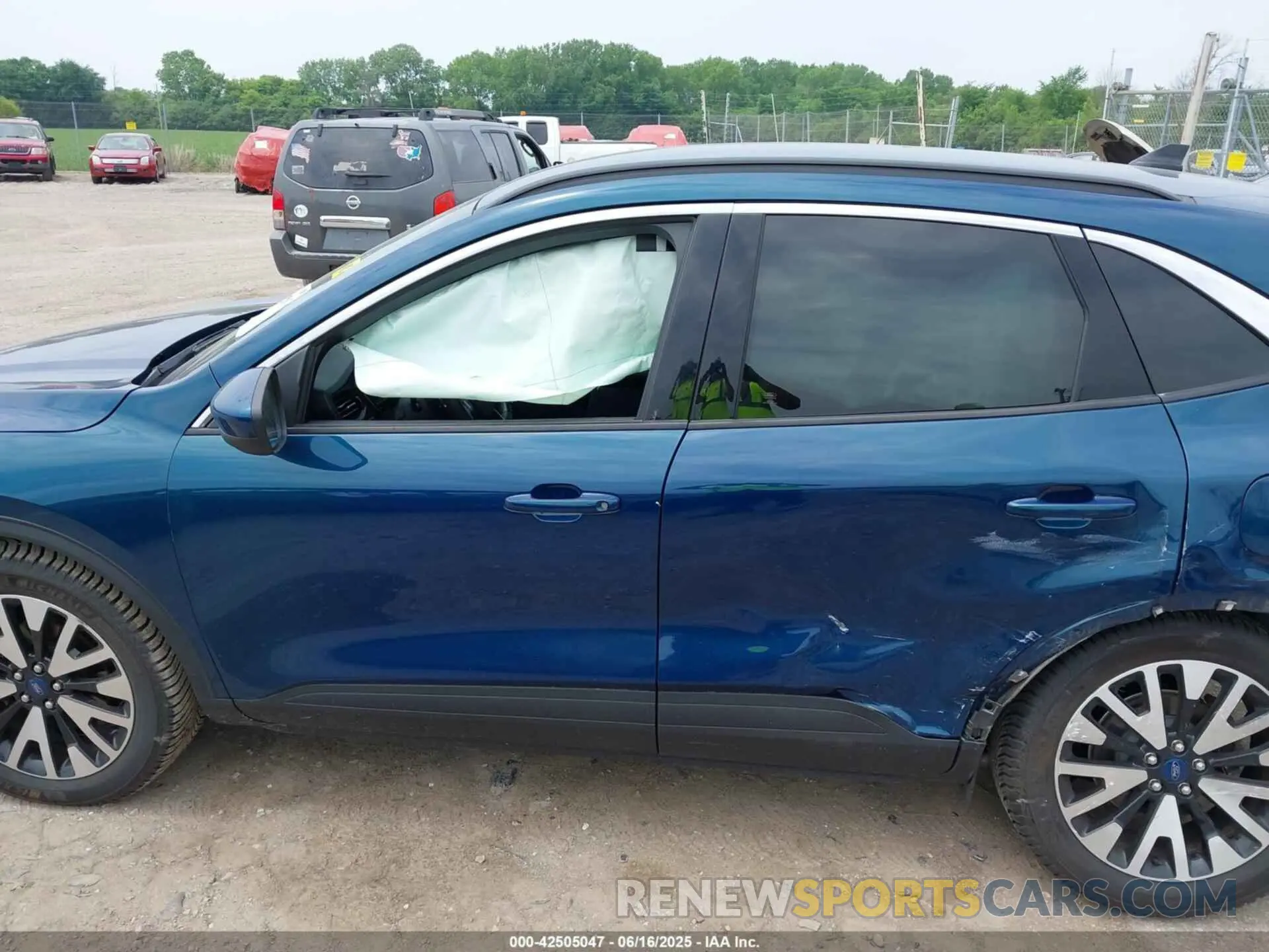 14 Photograph of a damaged car 1FMCU9H97LUA25981 FORD ESCAPE 2020