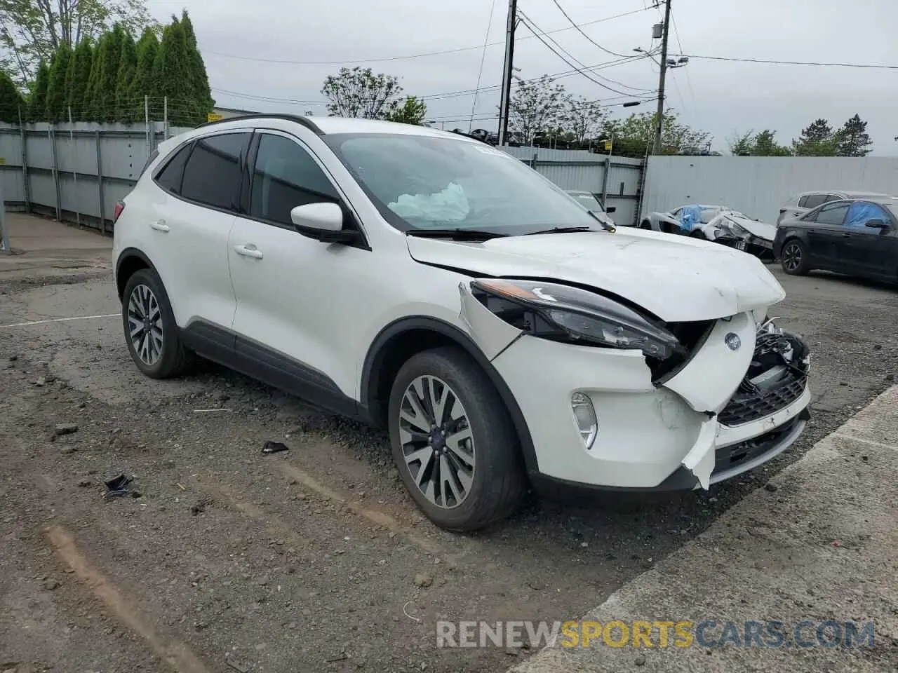 4 Photograph of a damaged car 1FMCU9H98LUA90001 FORD ESCAPE 2020