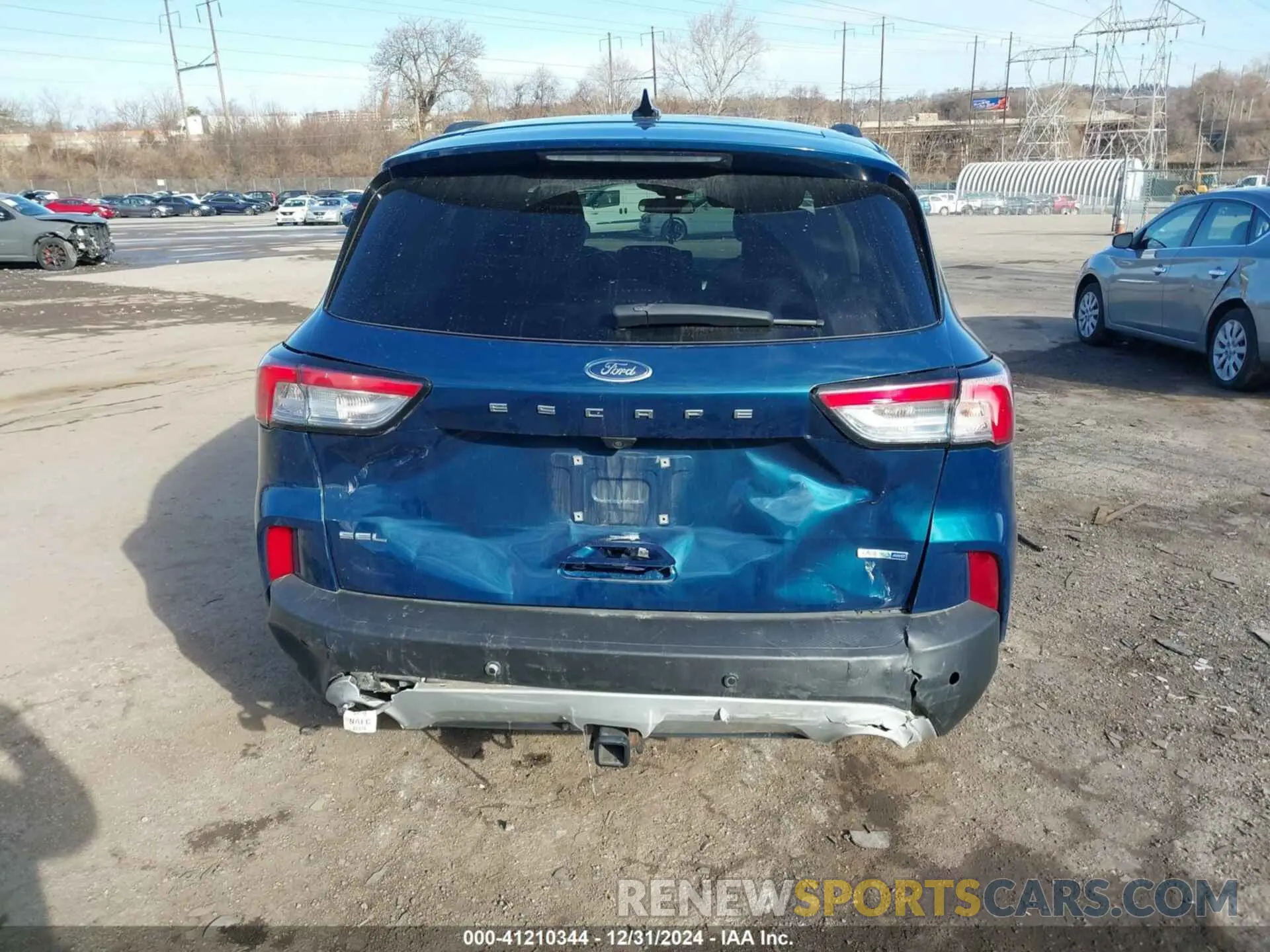17 Photograph of a damaged car 1FMCU9H9XLUA74723 FORD ESCAPE 2020