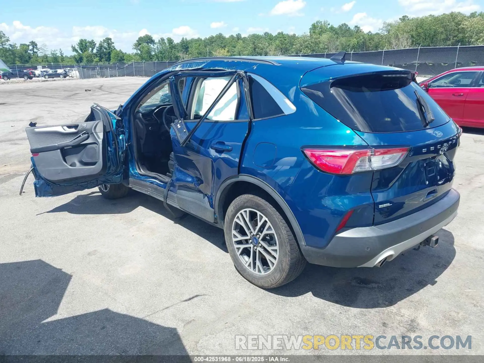 3 Photograph of a damaged car 1FMCU9H9XLUA92655 FORD ESCAPE 2020