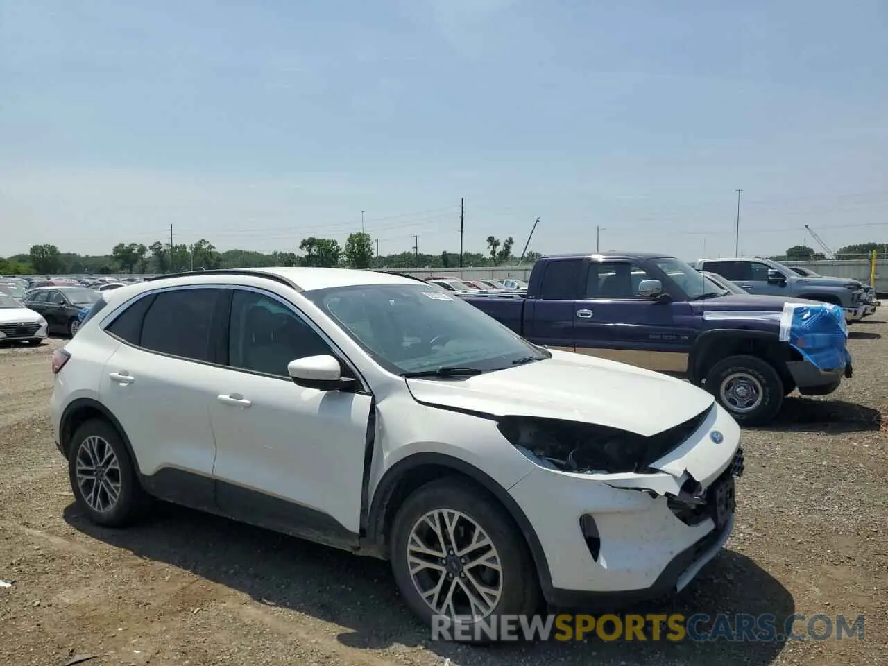 4 Photograph of a damaged car 1FMCU9H9XLUC36382 FORD ESCAPE 2020