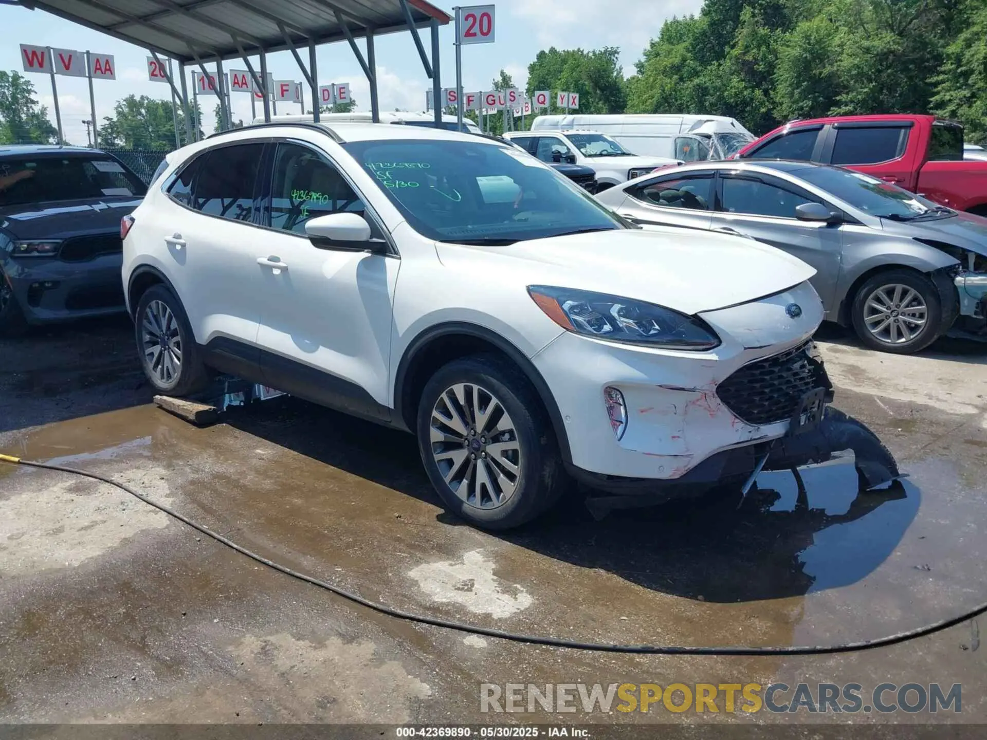 1 Photograph of a damaged car 1FMCU9J90LUA39747 FORD ESCAPE 2020