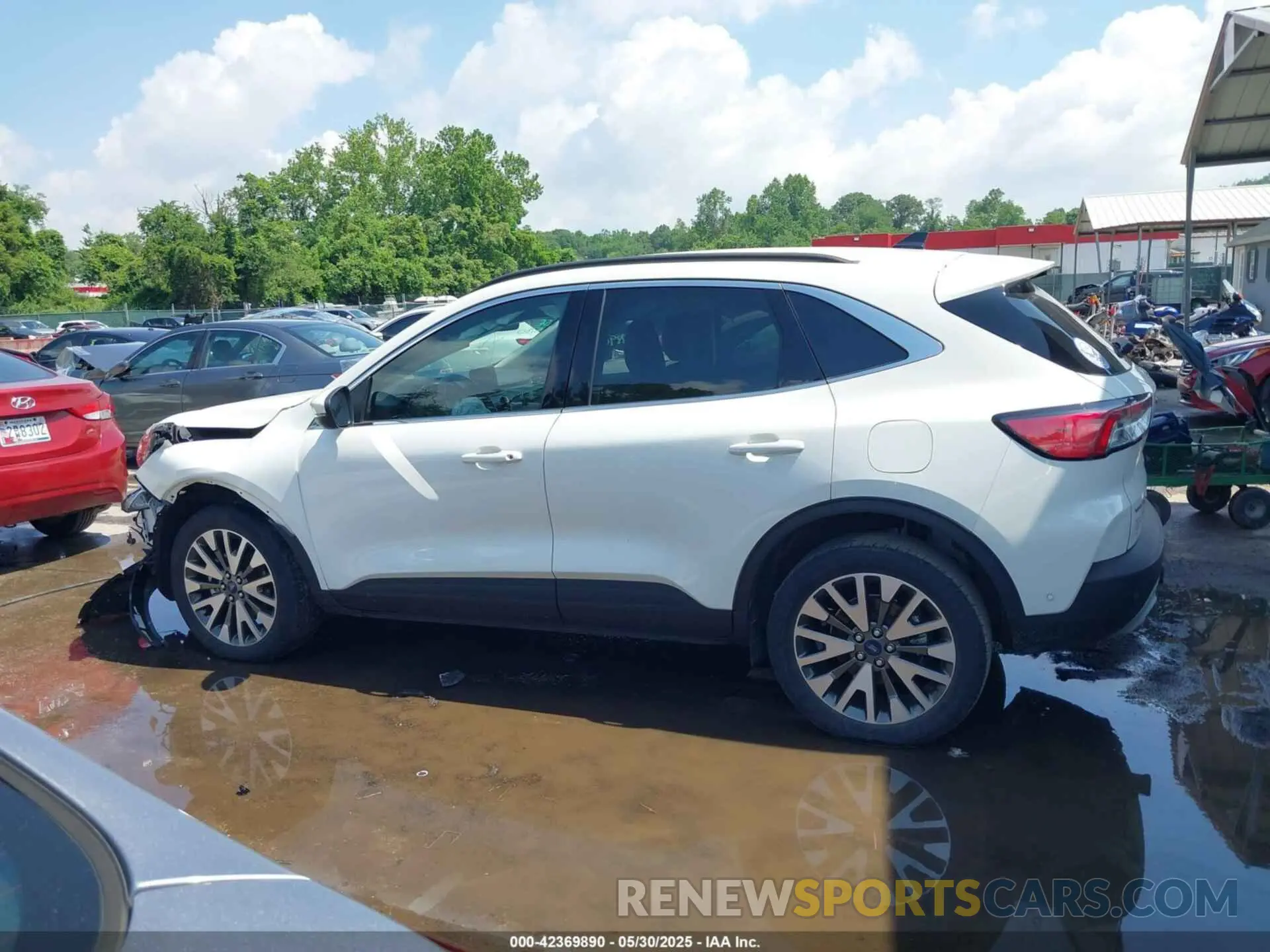 14 Photograph of a damaged car 1FMCU9J90LUA39747 FORD ESCAPE 2020