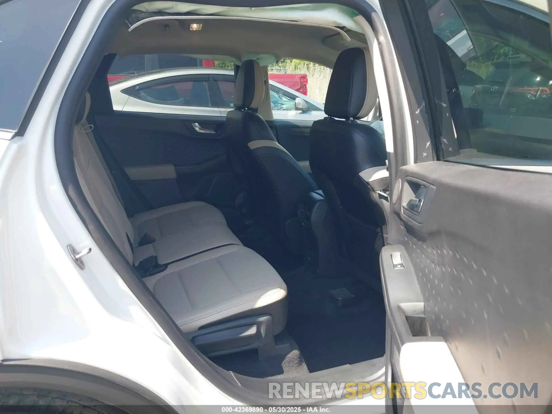 8 Photograph of a damaged car 1FMCU9J90LUA39747 FORD ESCAPE 2020