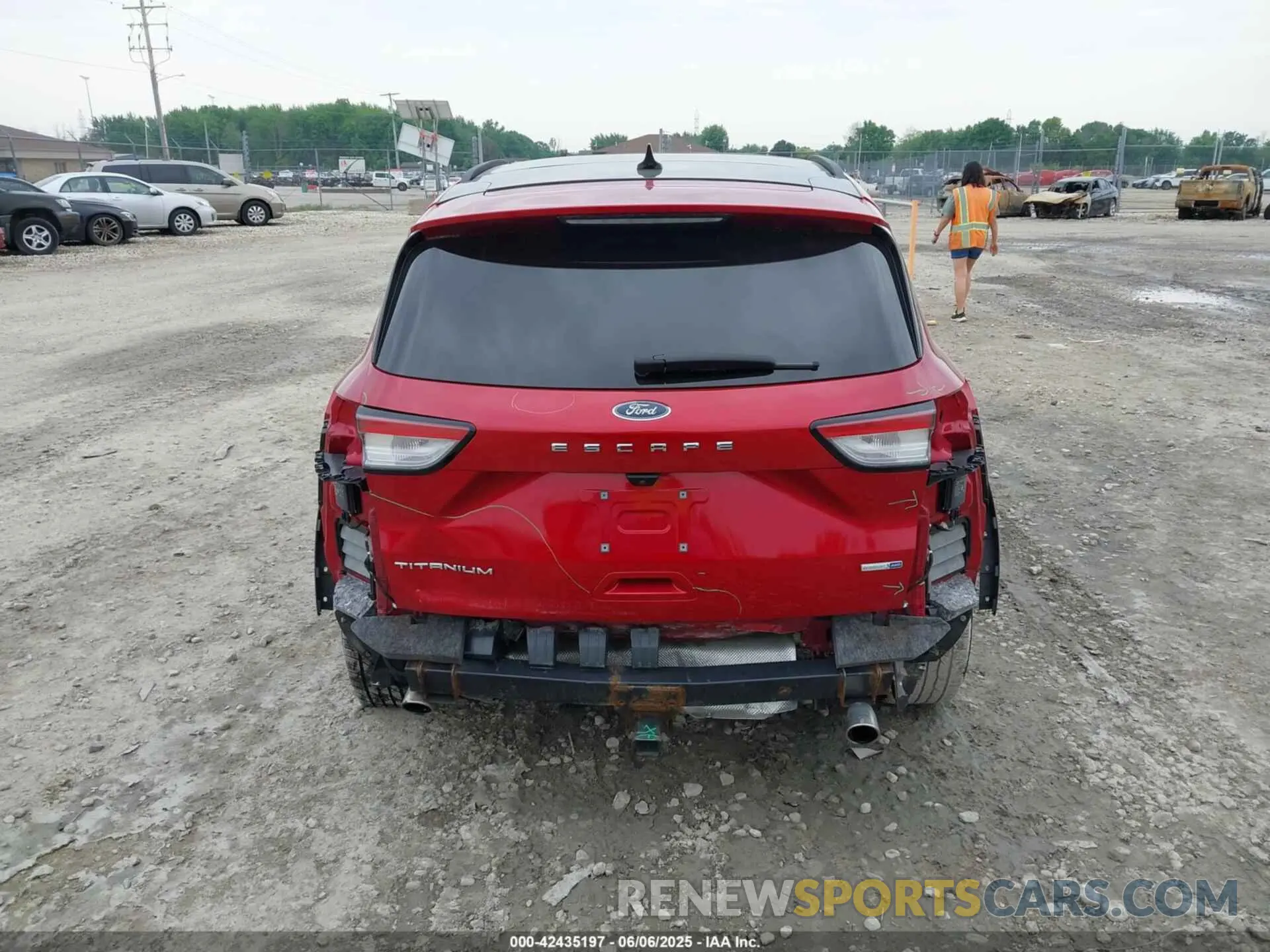 17 Photograph of a damaged car 1FMCU9J90LUA49310 FORD ESCAPE 2020