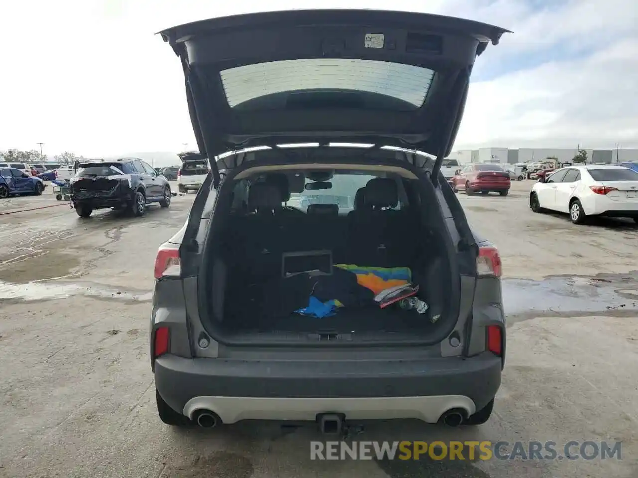 6 Photograph of a damaged car 1FMCU9J90LUA58573 FORD ESCAPE 2020