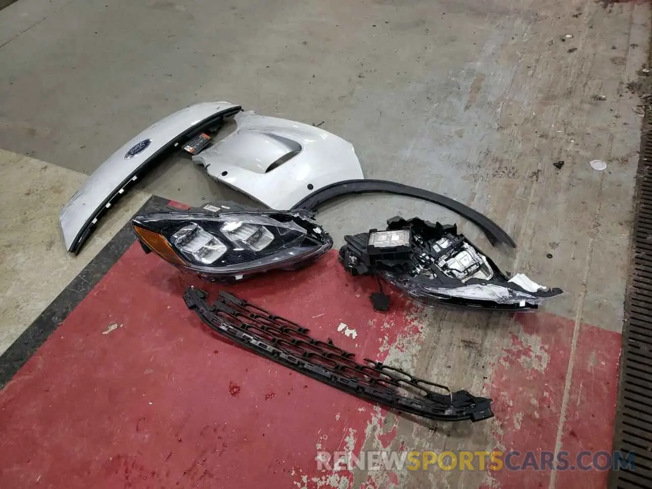 13 Photograph of a damaged car 1FMCU9J92LUB10723 FORD ESCAPE 2020