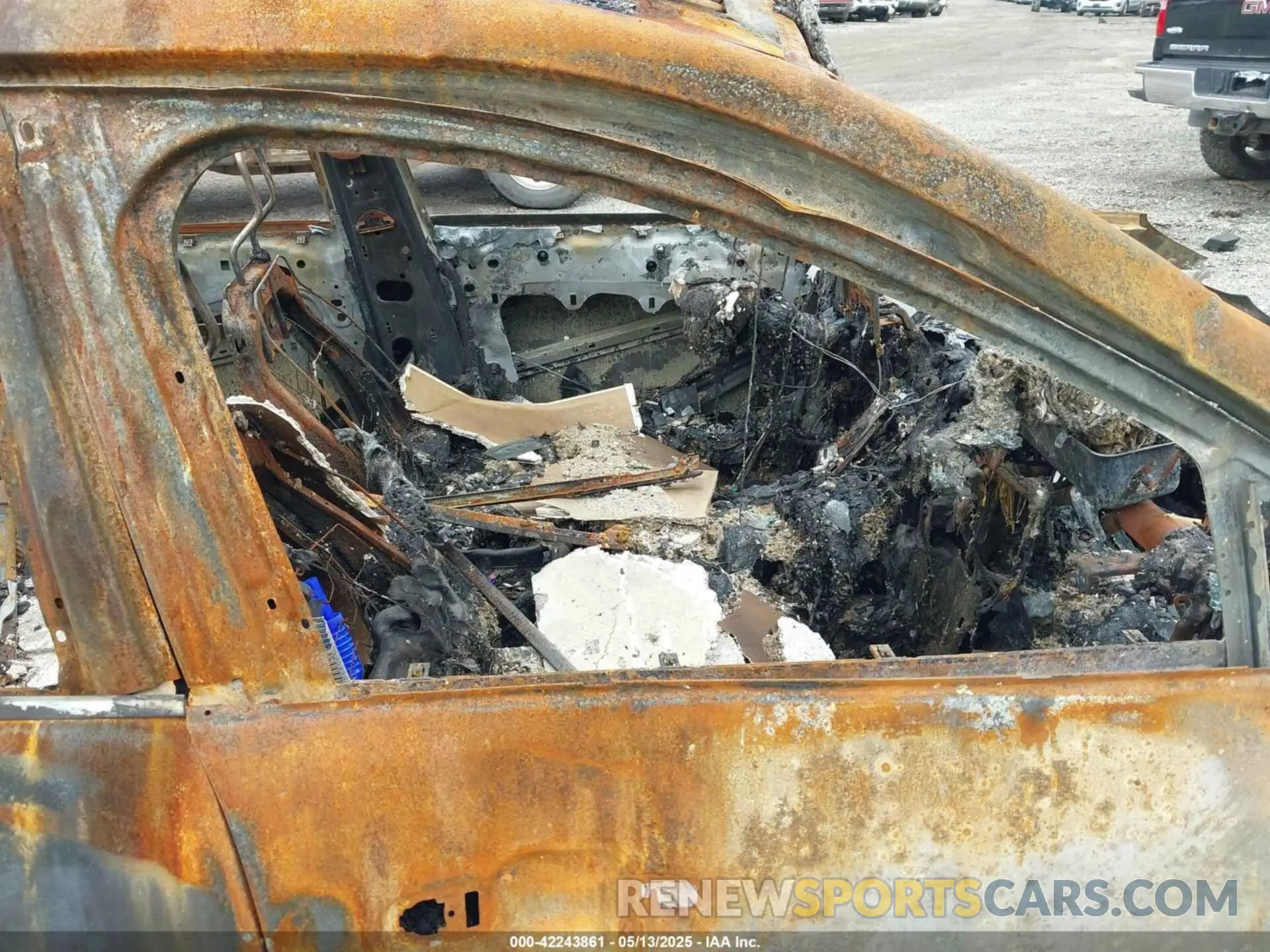 5 Photograph of a damaged car 1FMCU9J92LUB90492 FORD ESCAPE 2020