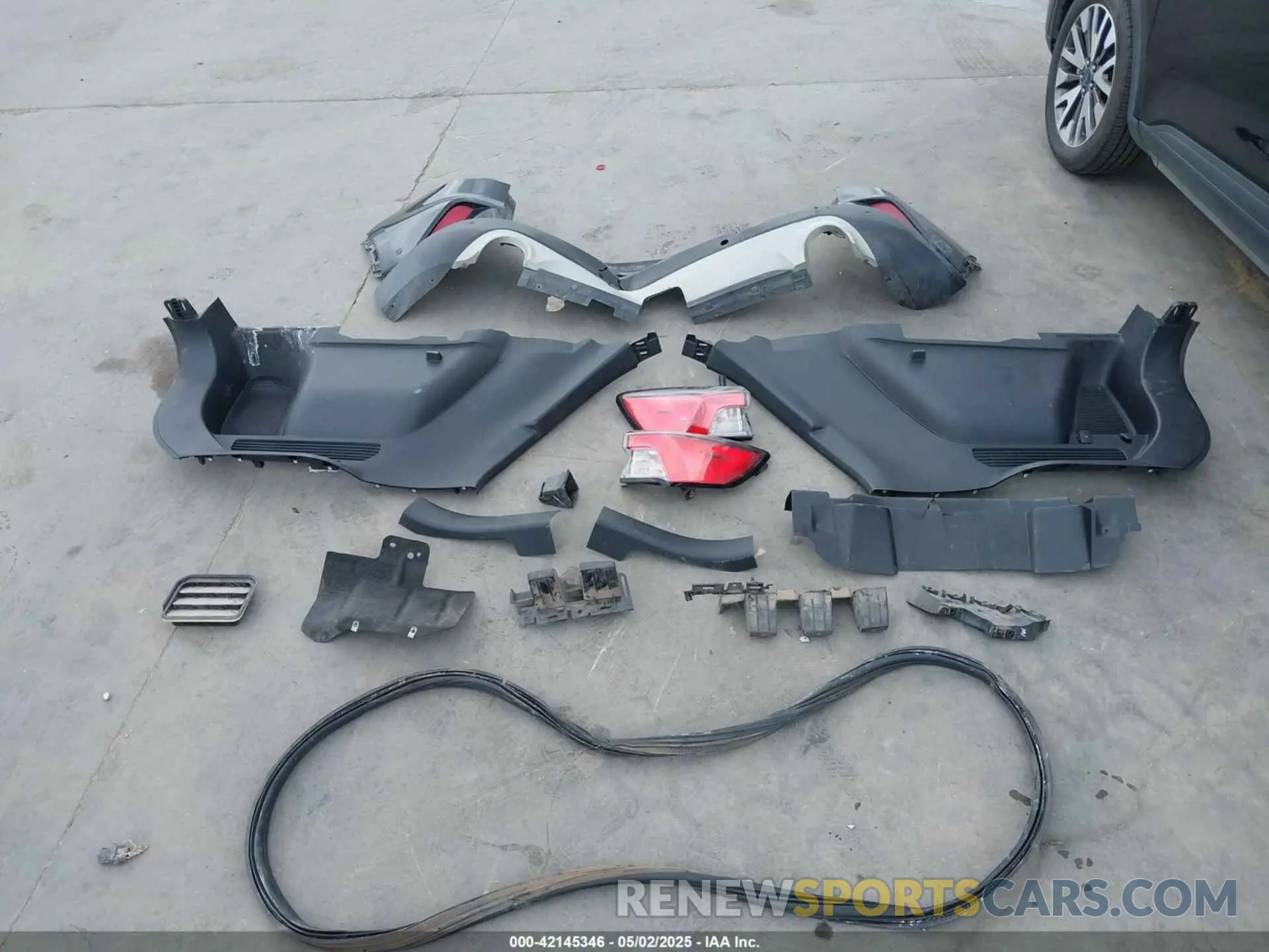 12 Photograph of a damaged car 1FMCU9J94LUB16281 FORD ESCAPE 2020