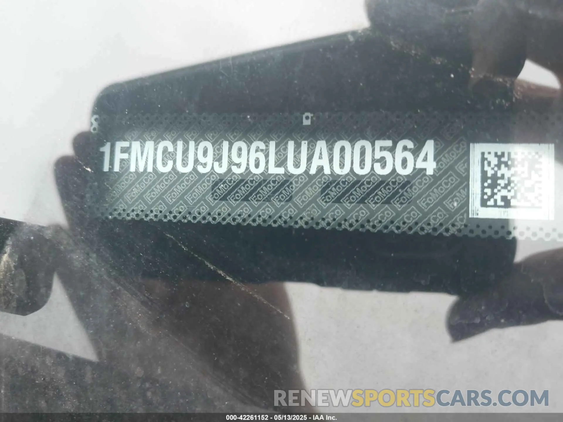 9 Photograph of a damaged car 1FMCU9J96LUA00564 FORD ESCAPE 2020