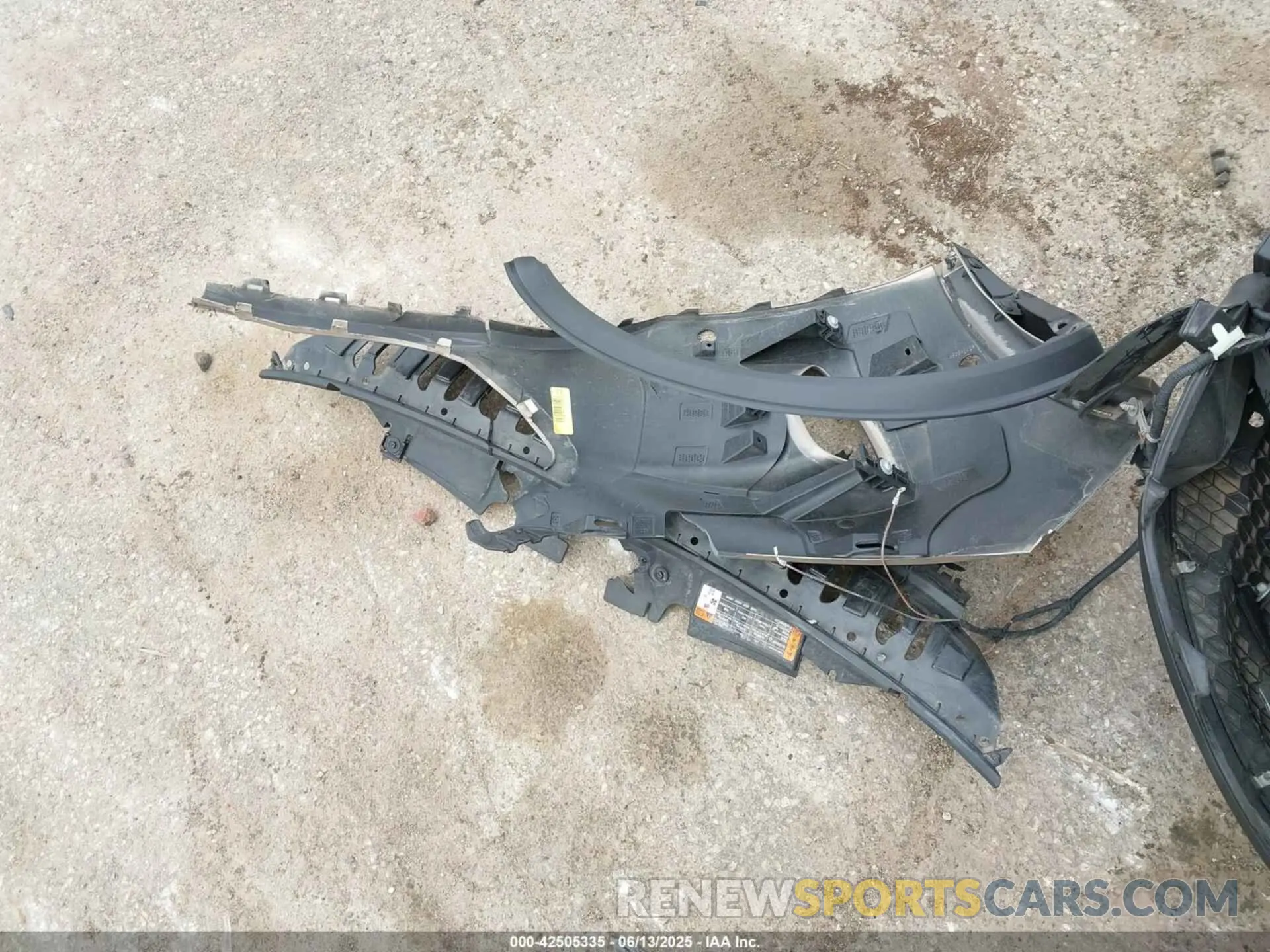 12 Photograph of a damaged car 1FMCU9J96LUB09199 FORD ESCAPE 2020