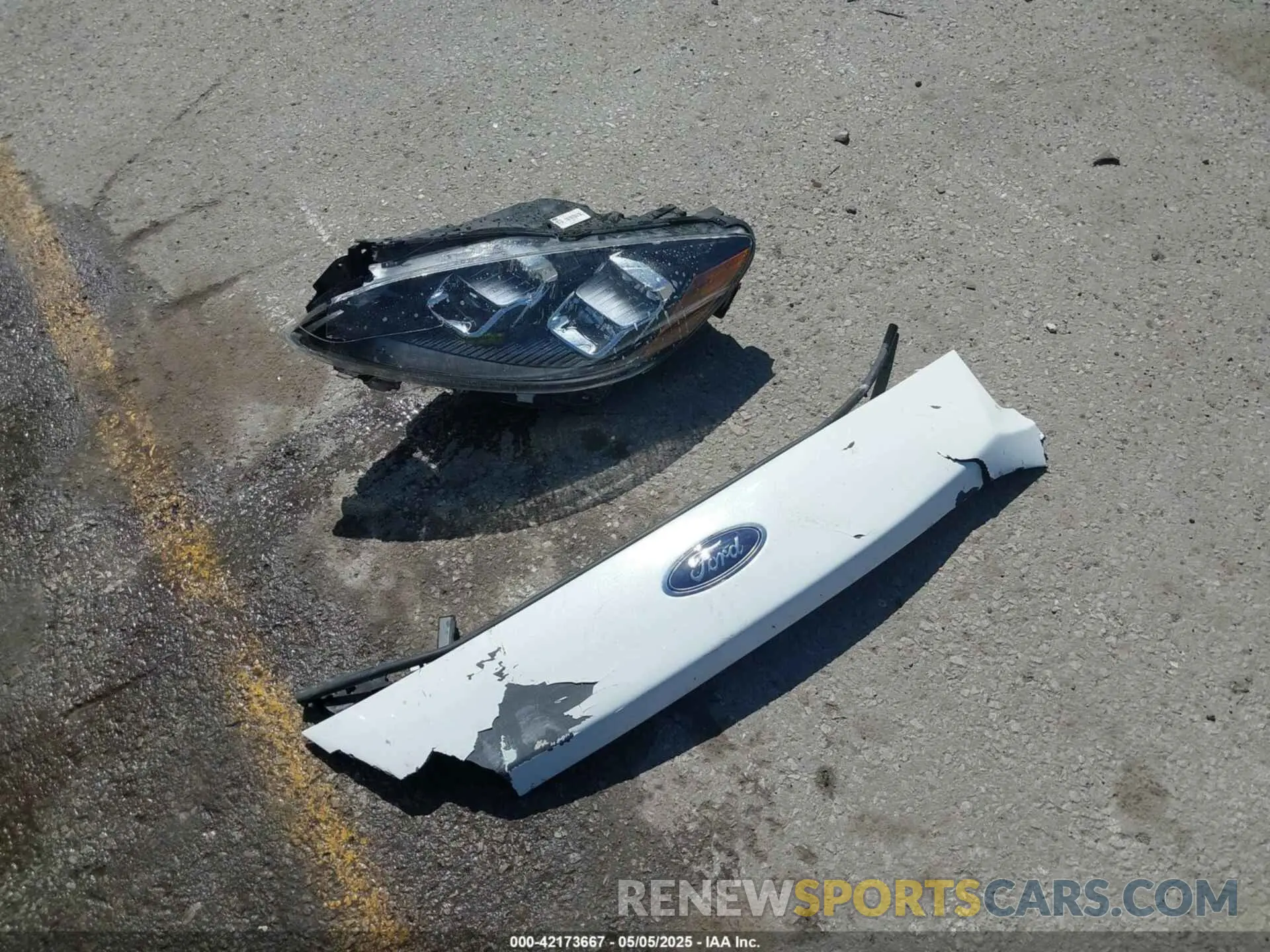 12 Photograph of a damaged car 1FMCU9J96LUC05611 FORD ESCAPE 2020