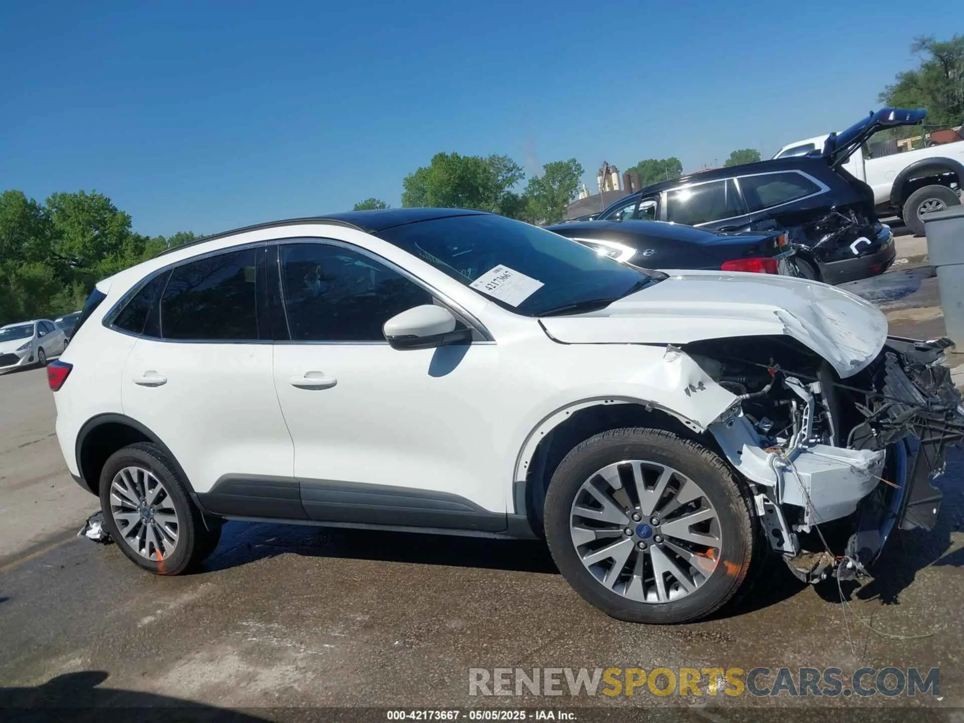 14 Photograph of a damaged car 1FMCU9J96LUC05611 FORD ESCAPE 2020