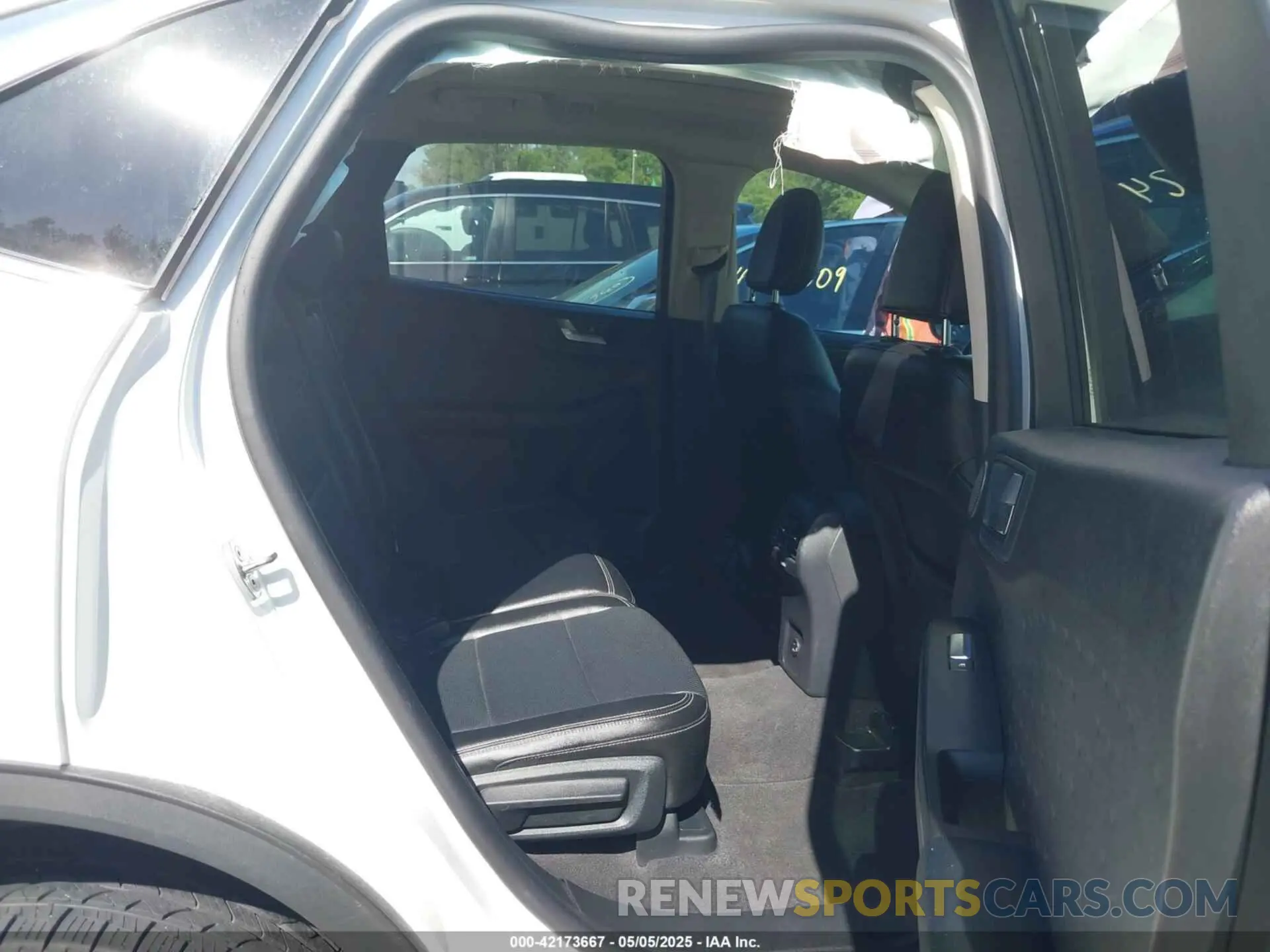 8 Photograph of a damaged car 1FMCU9J96LUC05611 FORD ESCAPE 2020