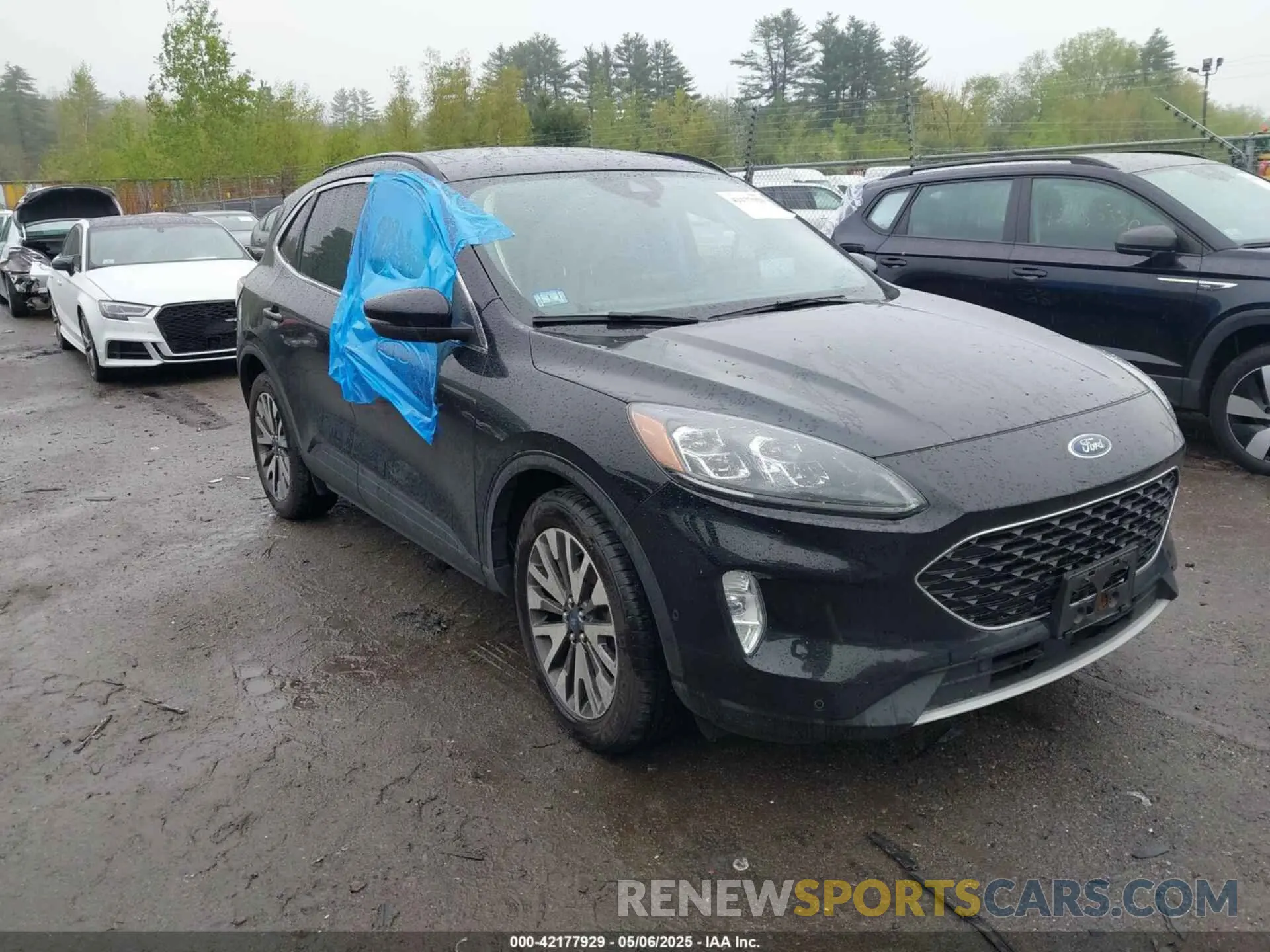 13 Photograph of a damaged car 1FMCU9J97LUA64399 FORD ESCAPE 2020