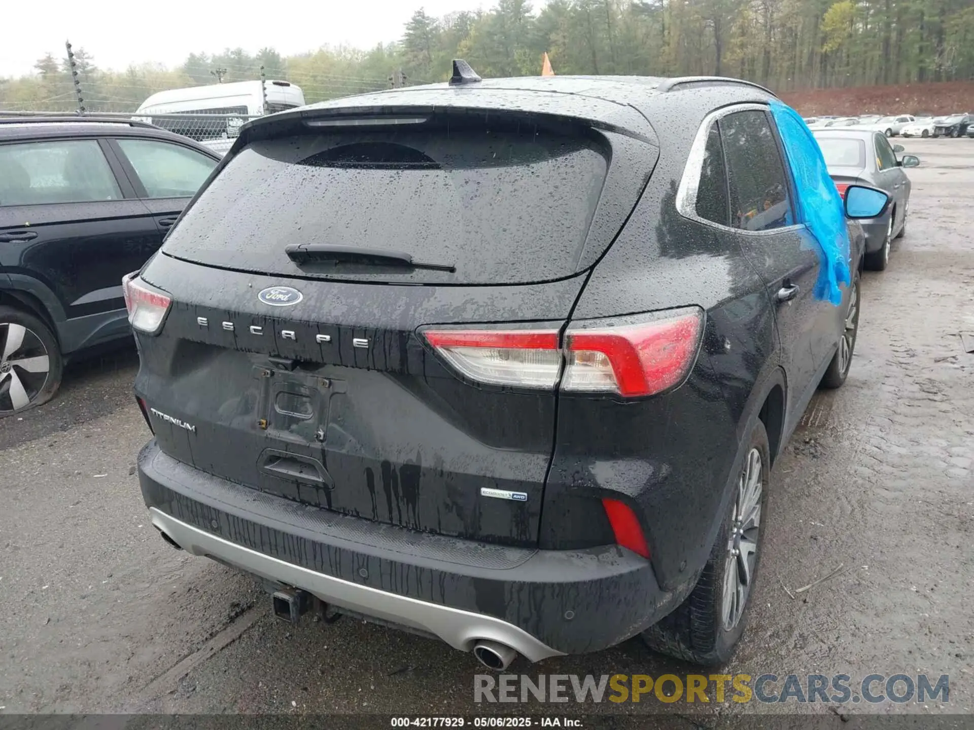 4 Photograph of a damaged car 1FMCU9J97LUA64399 FORD ESCAPE 2020