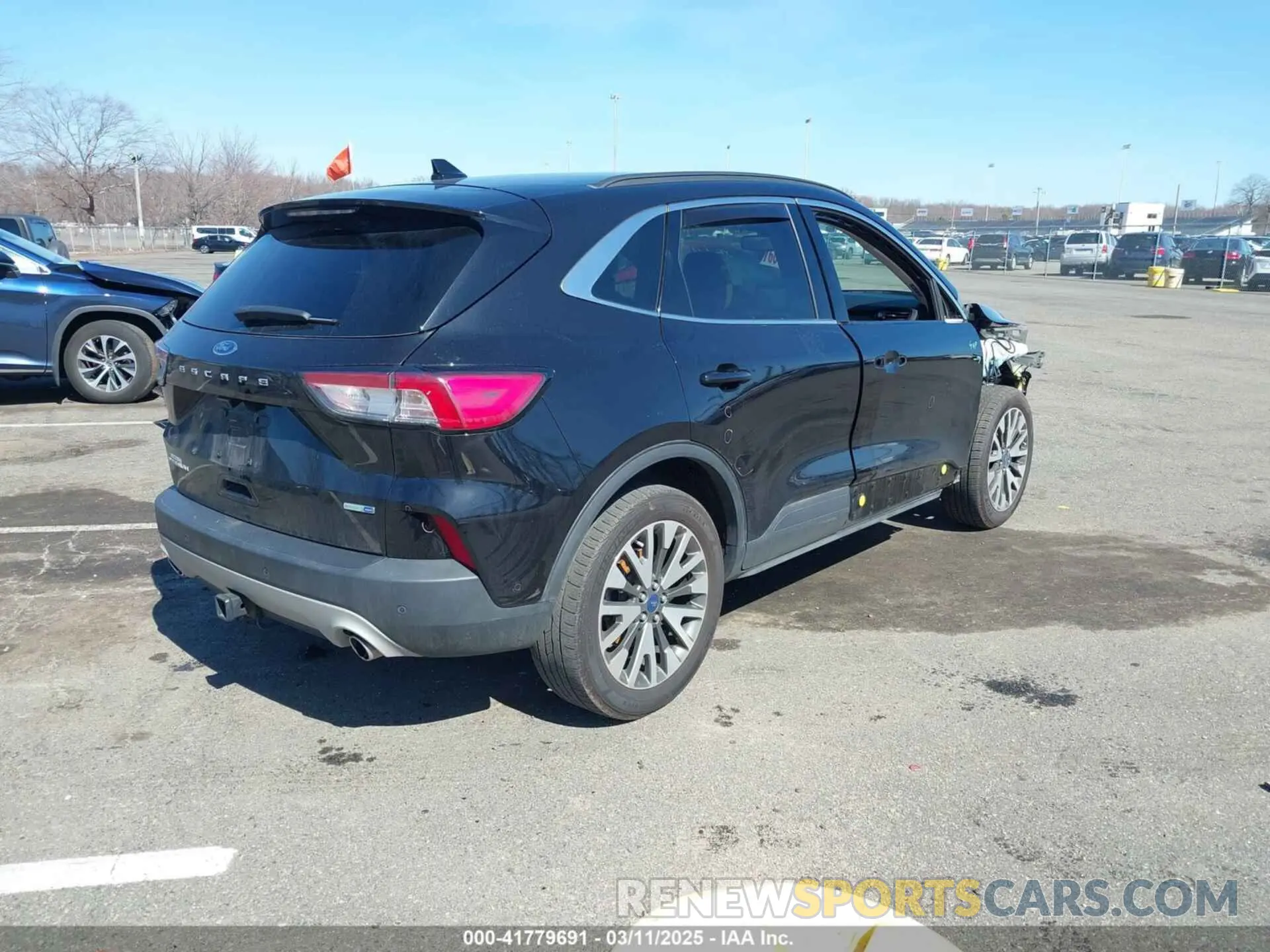 4 Photograph of a damaged car 1FMCU9J98LUA44923 FORD ESCAPE 2020