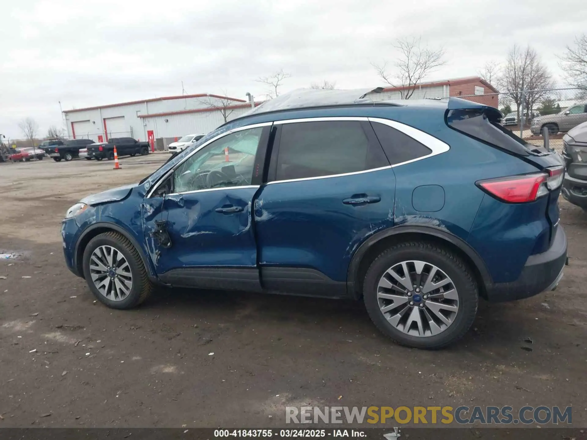 13 Photograph of a damaged car 1FMCU9J98LUC00068 FORD ESCAPE 2020