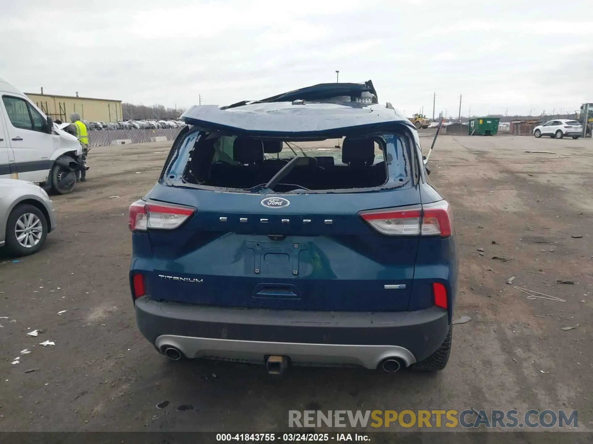 15 Photograph of a damaged car 1FMCU9J98LUC00068 FORD ESCAPE 2020