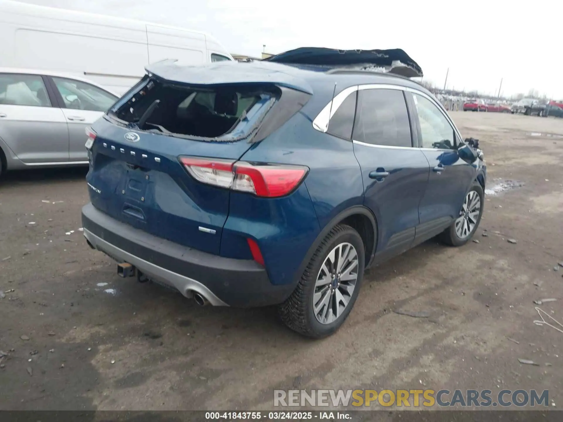 4 Photograph of a damaged car 1FMCU9J98LUC00068 FORD ESCAPE 2020