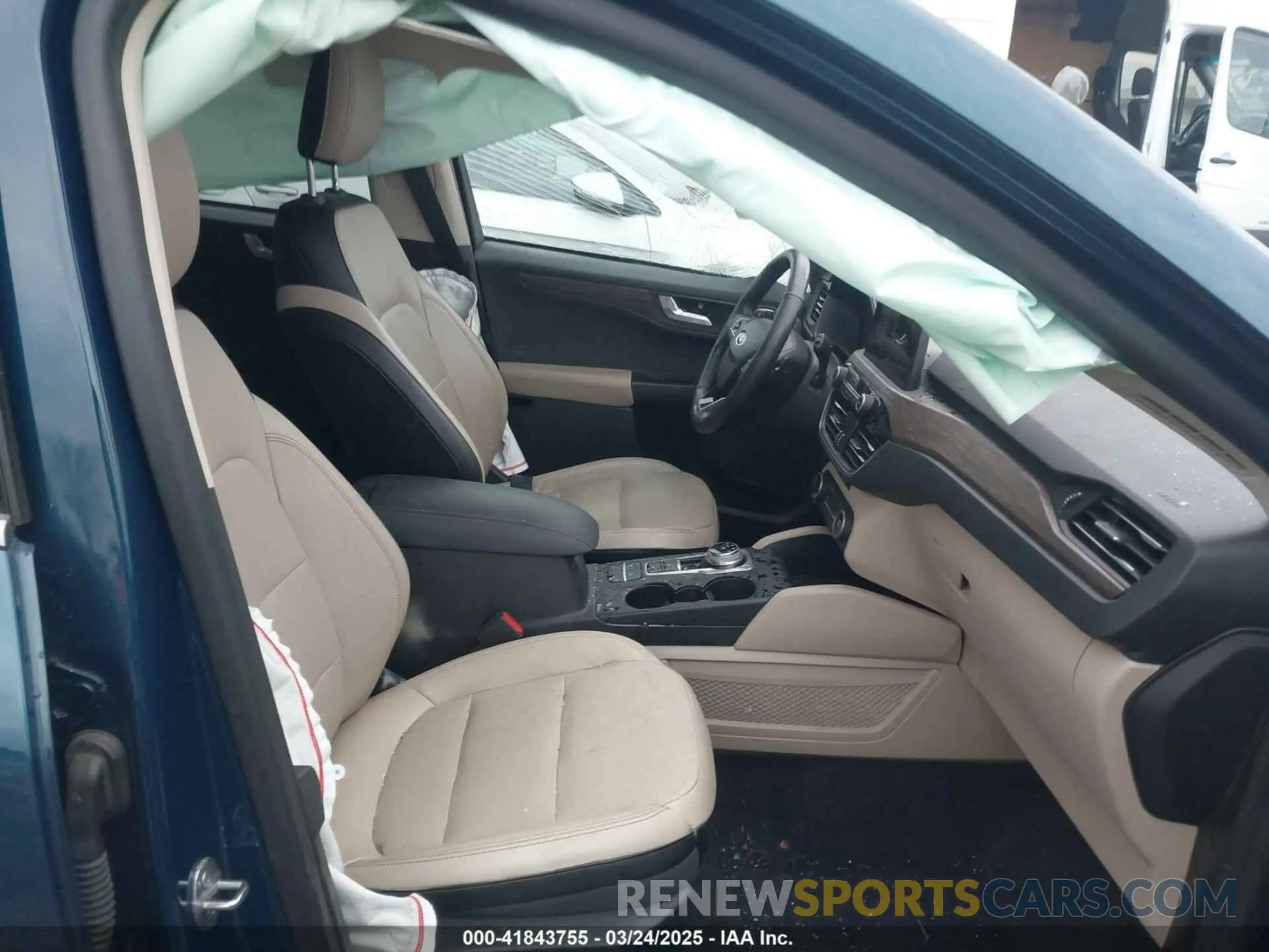 5 Photograph of a damaged car 1FMCU9J98LUC00068 FORD ESCAPE 2020