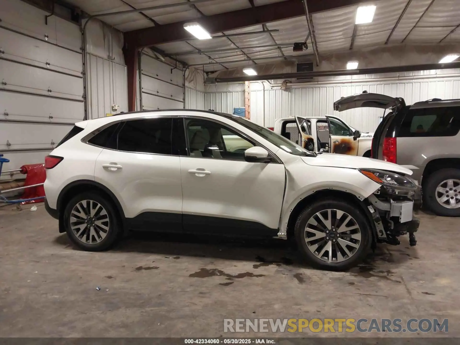 14 Photograph of a damaged car 1FMCU9J99LUA26706 FORD ESCAPE 2020
