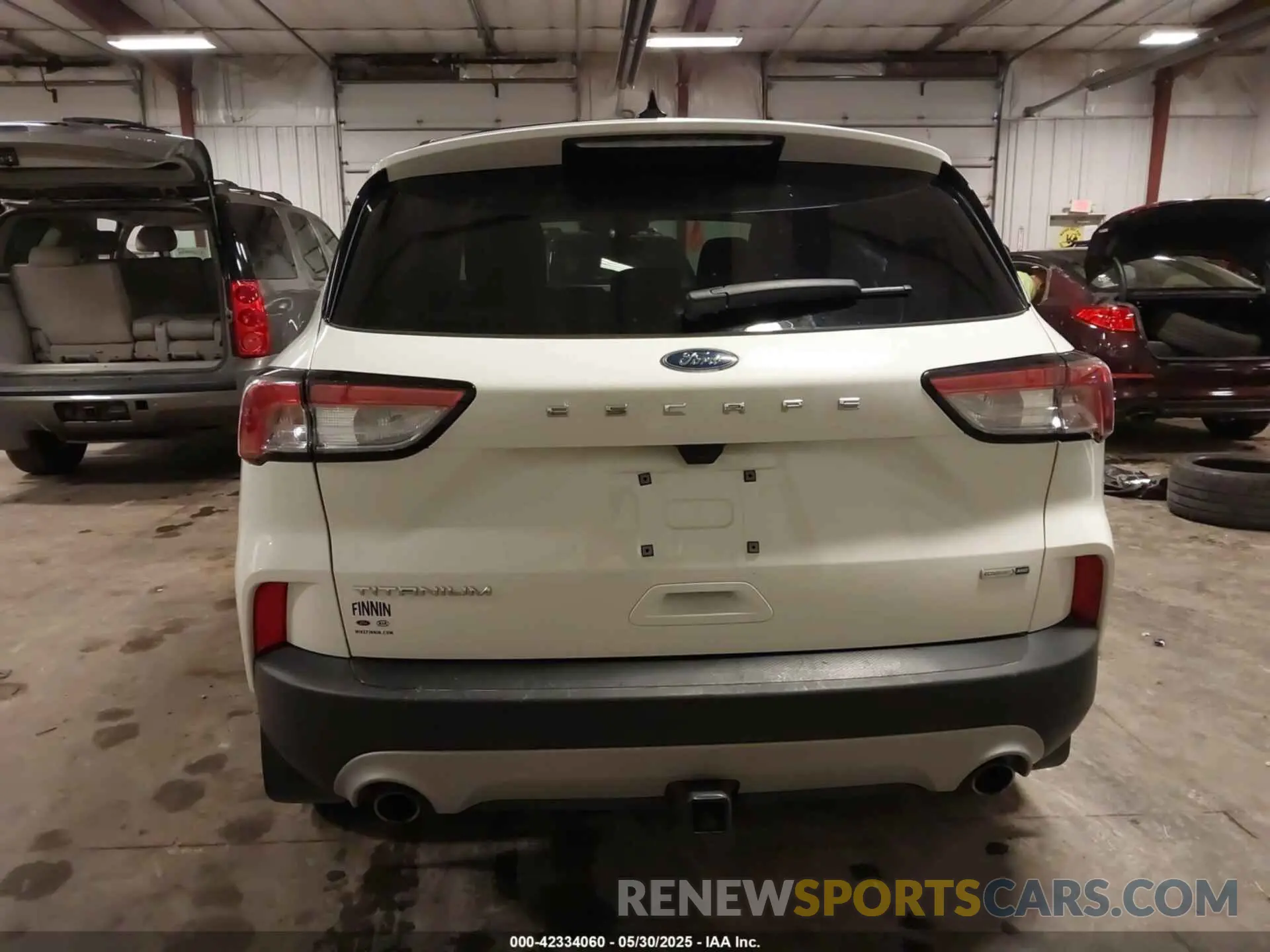 17 Photograph of a damaged car 1FMCU9J99LUA26706 FORD ESCAPE 2020
