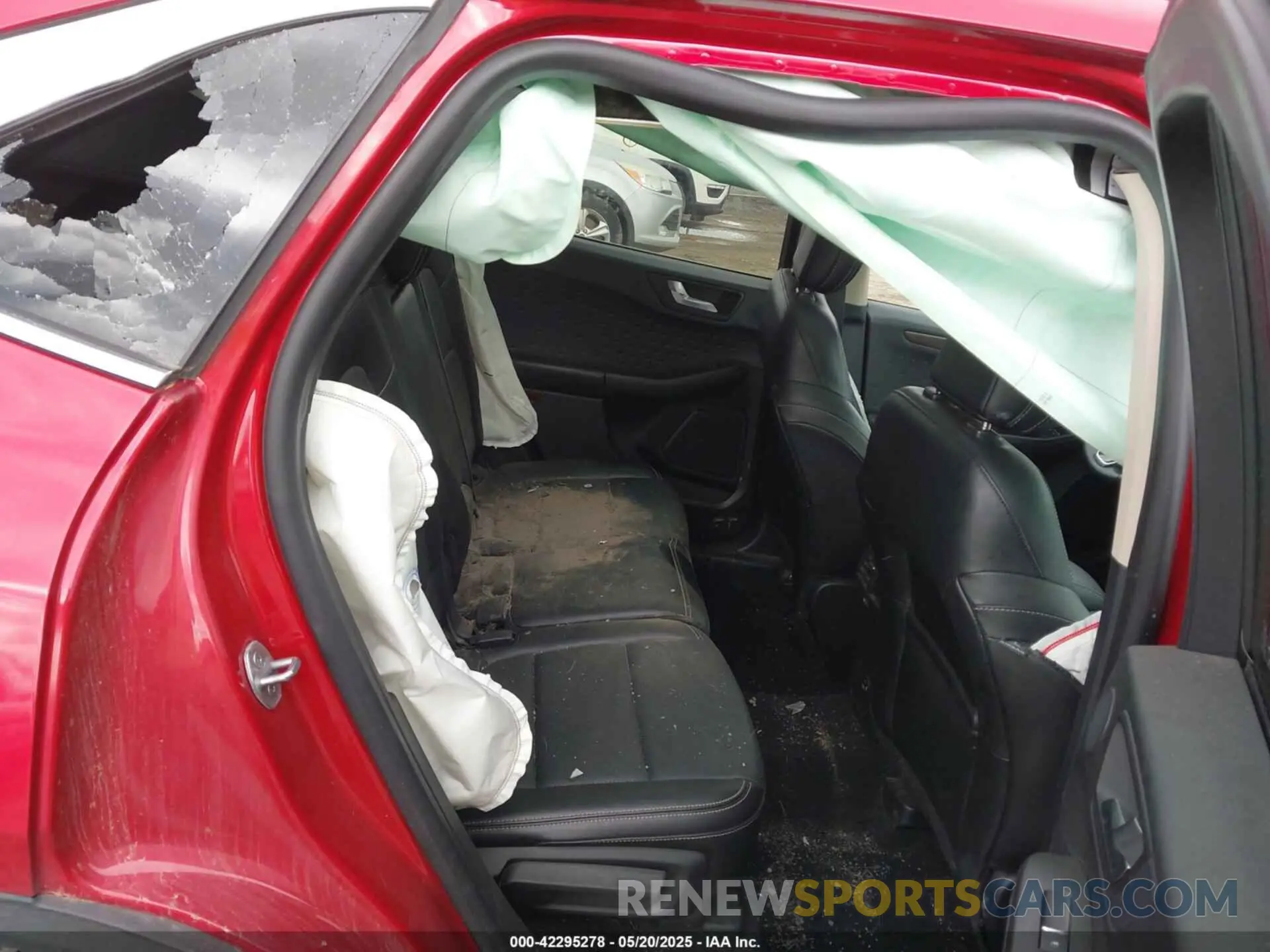 8 Photograph of a damaged car 1FMCU9J99LUB28104 FORD ESCAPE 2020