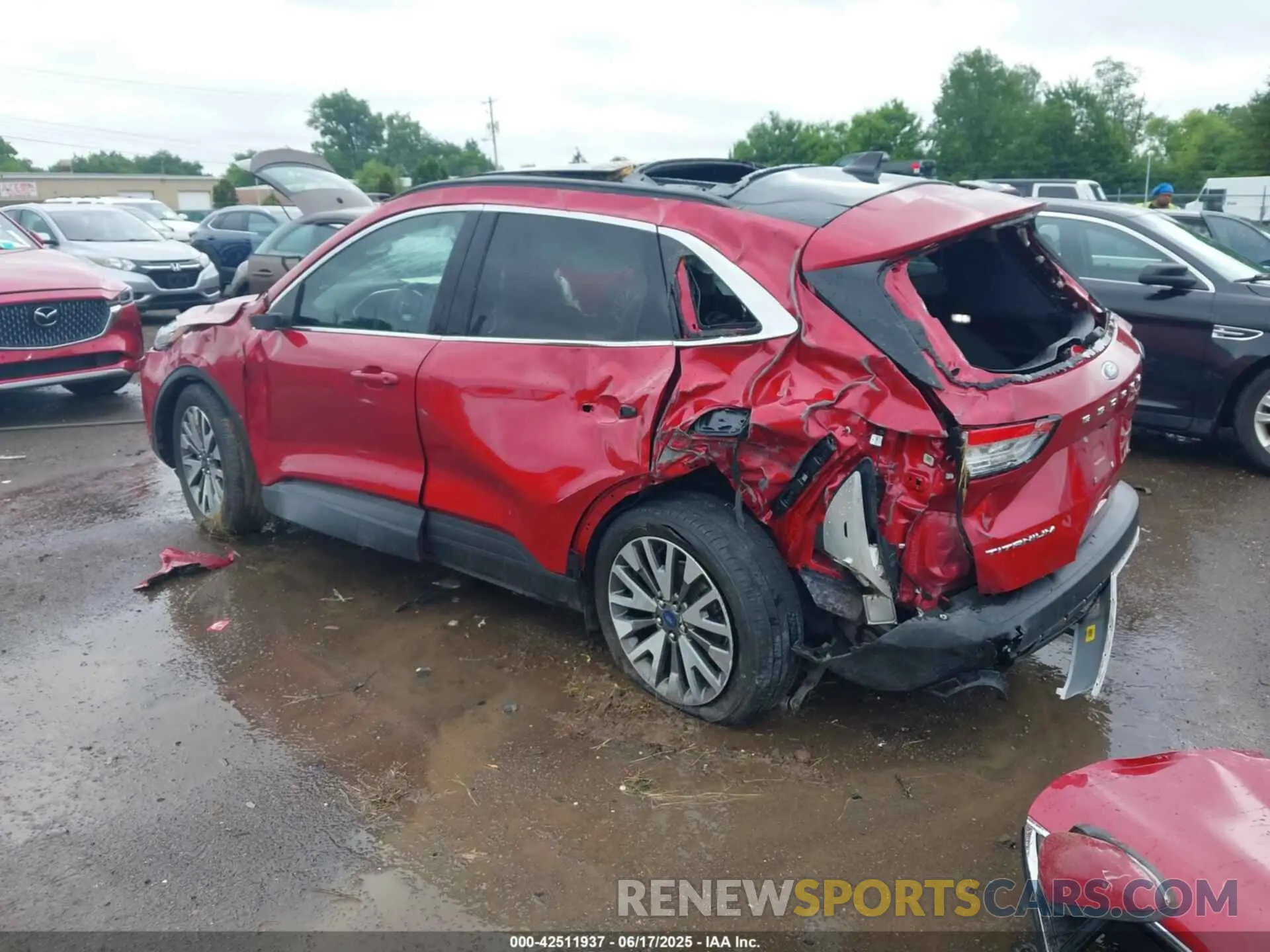 3 Photograph of a damaged car 1FMCU9J9XLUA99423 FORD ESCAPE 2020