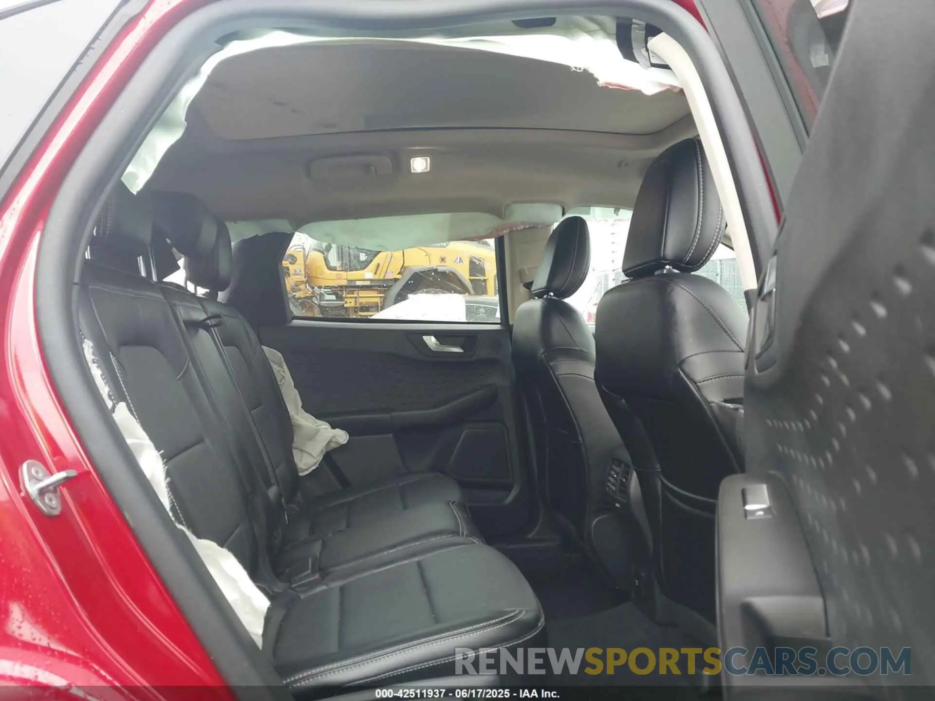8 Photograph of a damaged car 1FMCU9J9XLUA99423 FORD ESCAPE 2020
