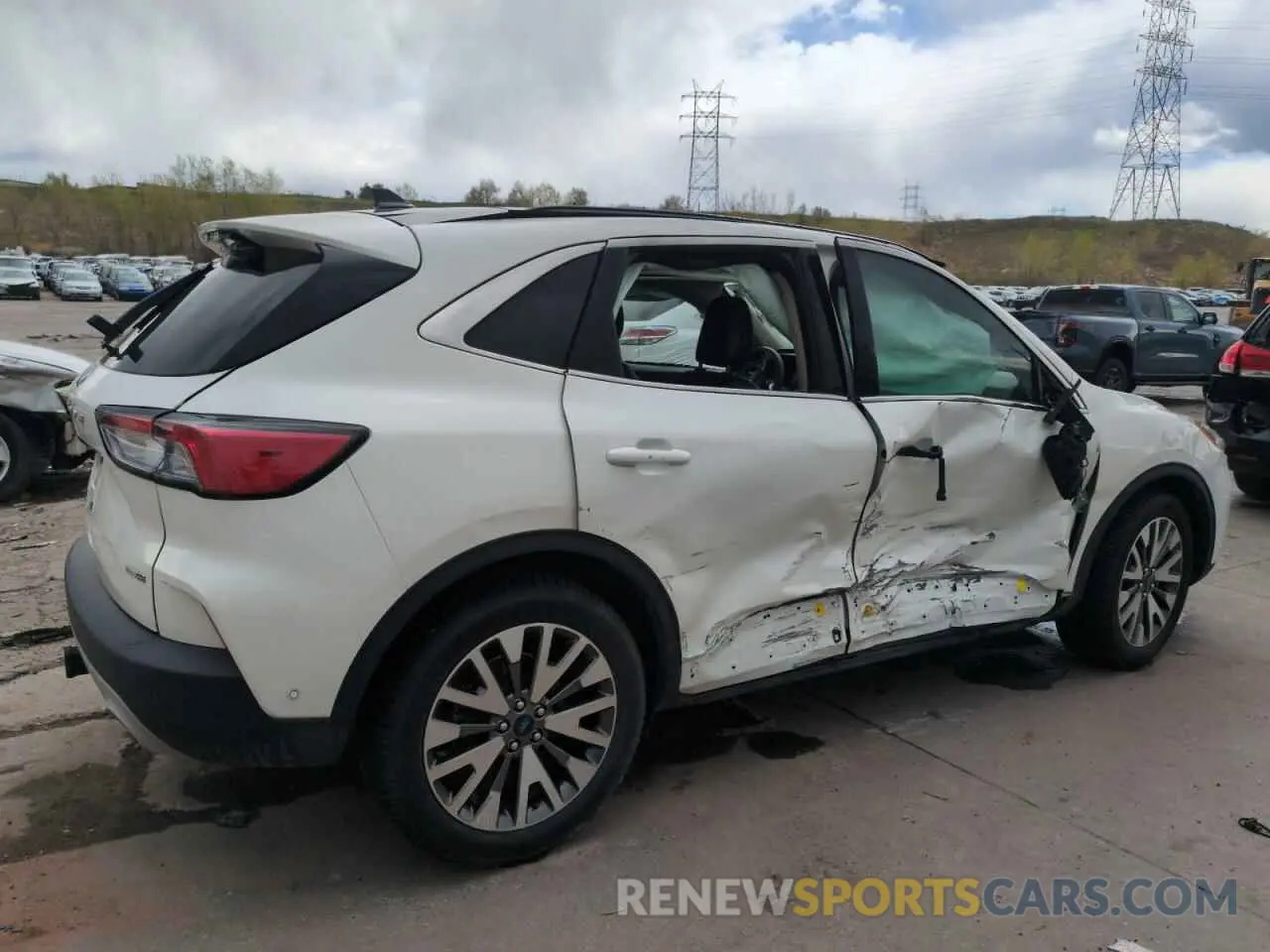 3 Photograph of a damaged car 1FMCU9J9XLUB11988 FORD ESCAPE 2020