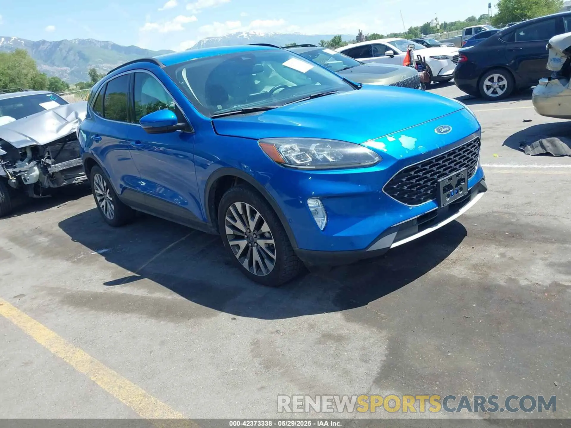 1 Photograph of a damaged car 1FMCU9J9XLUB15720 FORD ESCAPE 2020