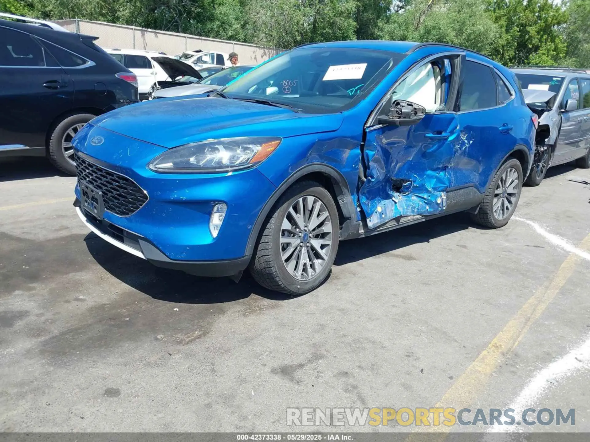 2 Photograph of a damaged car 1FMCU9J9XLUB15720 FORD ESCAPE 2020