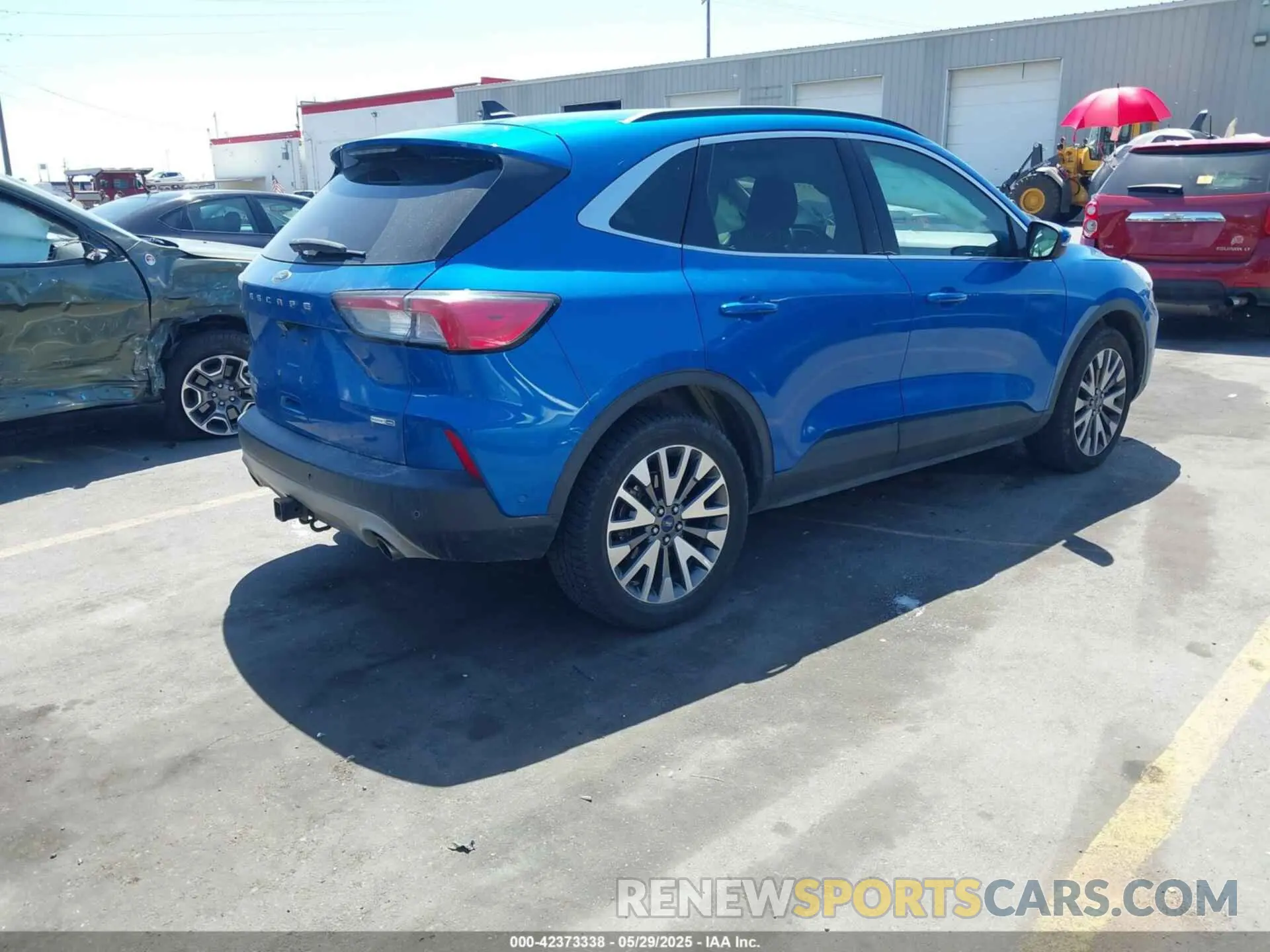 4 Photograph of a damaged car 1FMCU9J9XLUB15720 FORD ESCAPE 2020