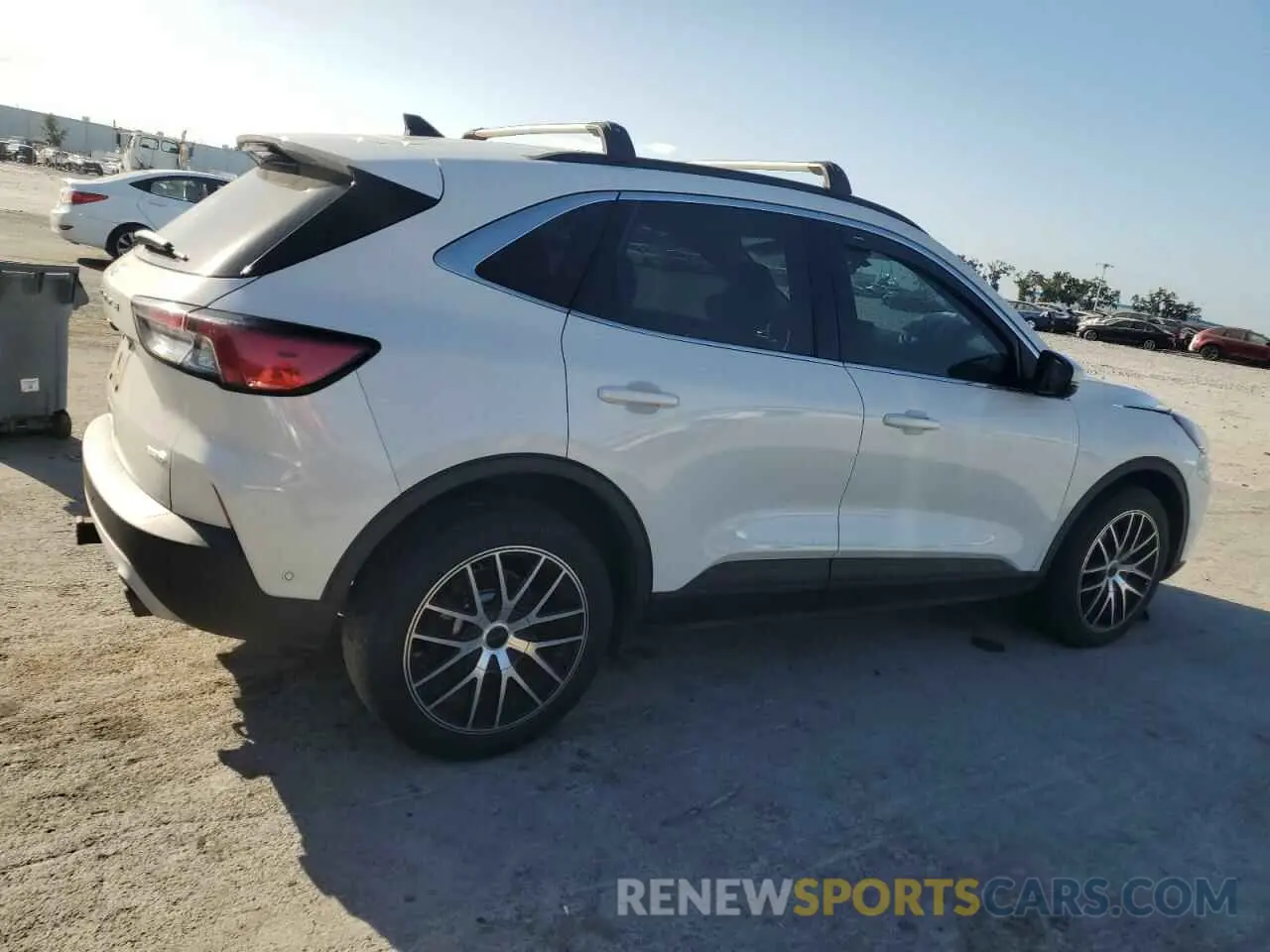 3 Photograph of a damaged car 1FMCU9J9XLUB17175 FORD ESCAPE 2020