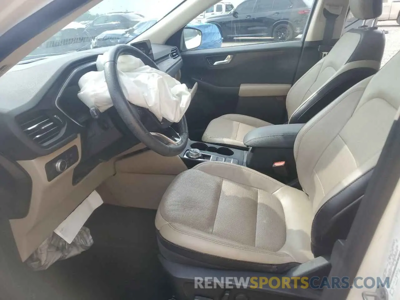 7 Photograph of a damaged car 1FMCU9J9XLUB57675 FORD ESCAPE 2020