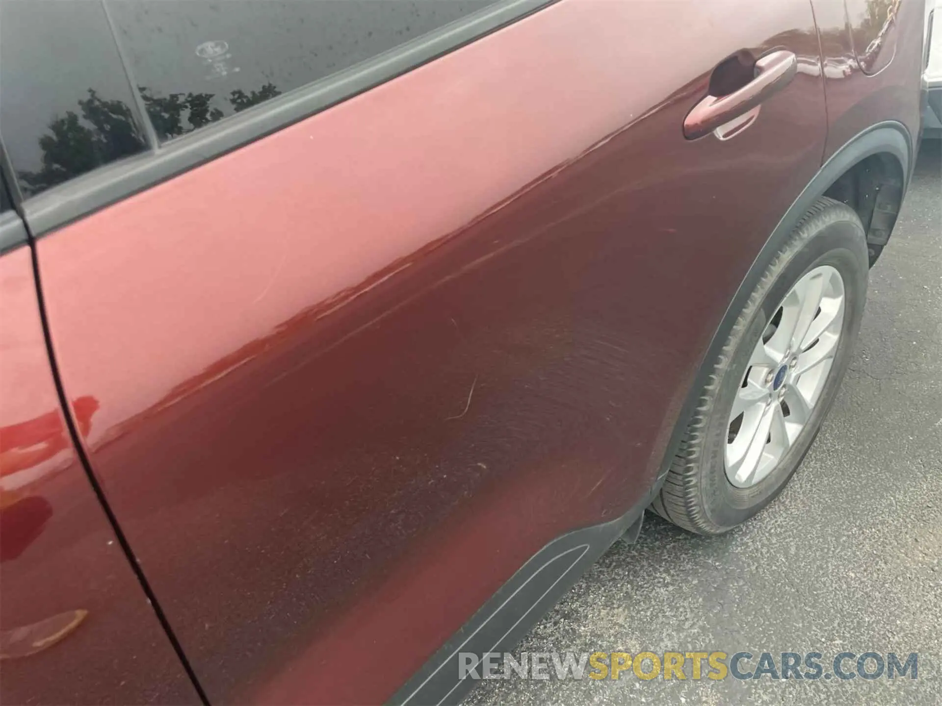 17 Photograph of a damaged car 1FMCU0BZ0MUA50663 FORD ESCAPE 2021