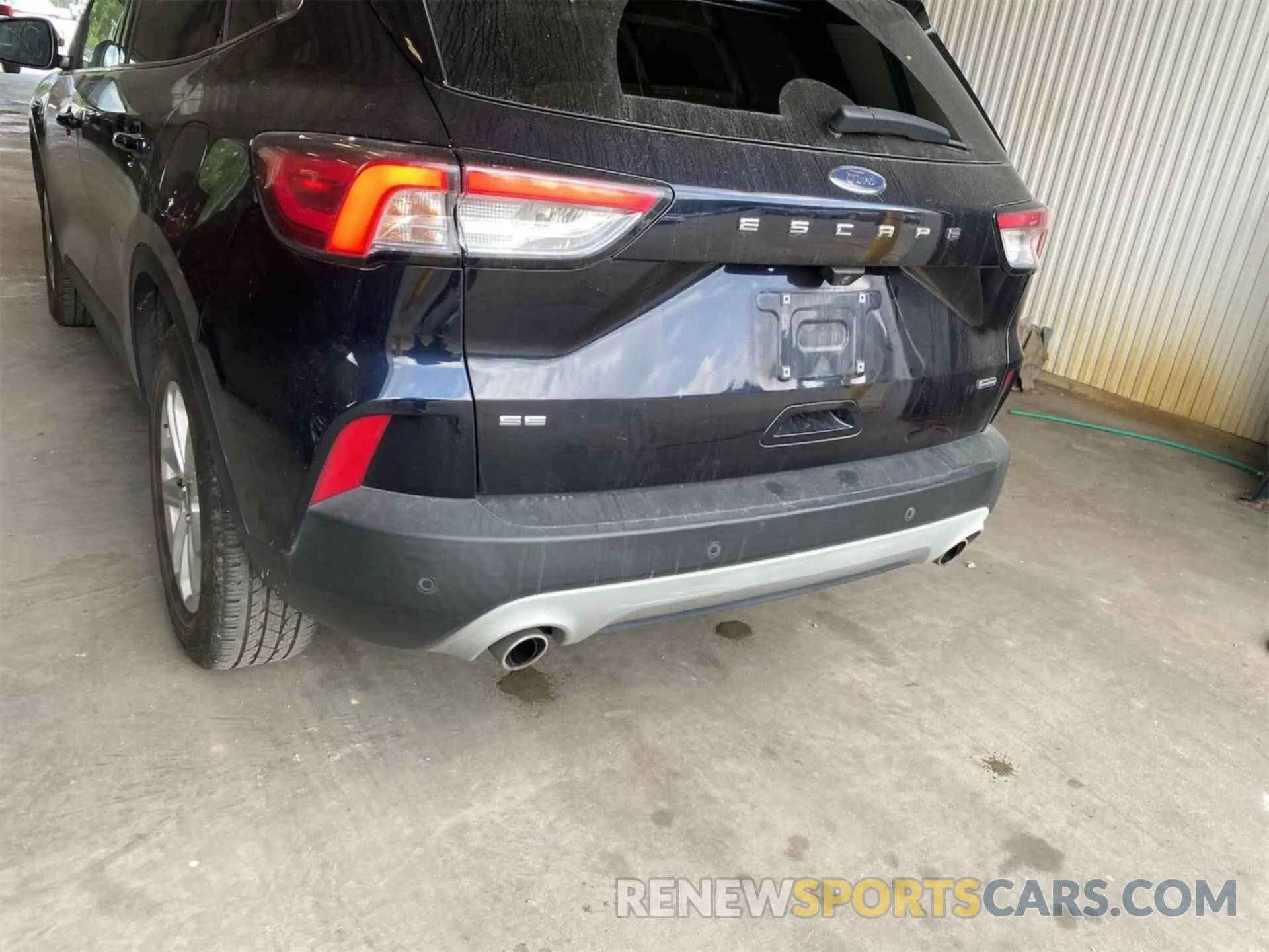 10 Photograph of a damaged car 1FMCU0BZ0MUA51425 FORD ESCAPE 2021