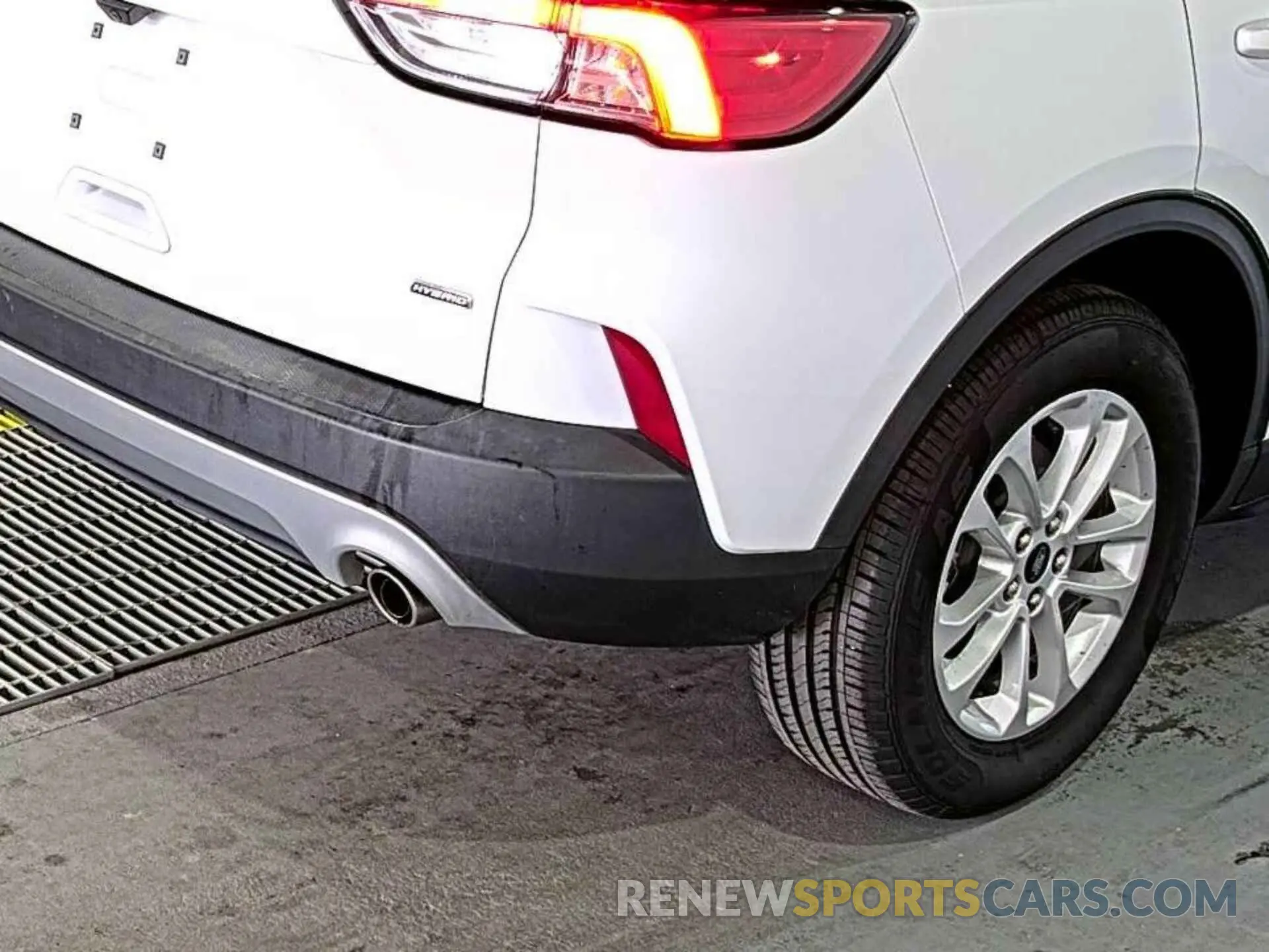 2 Photograph of a damaged car 1FMCU0BZ0MUA78107 FORD ESCAPE 2021