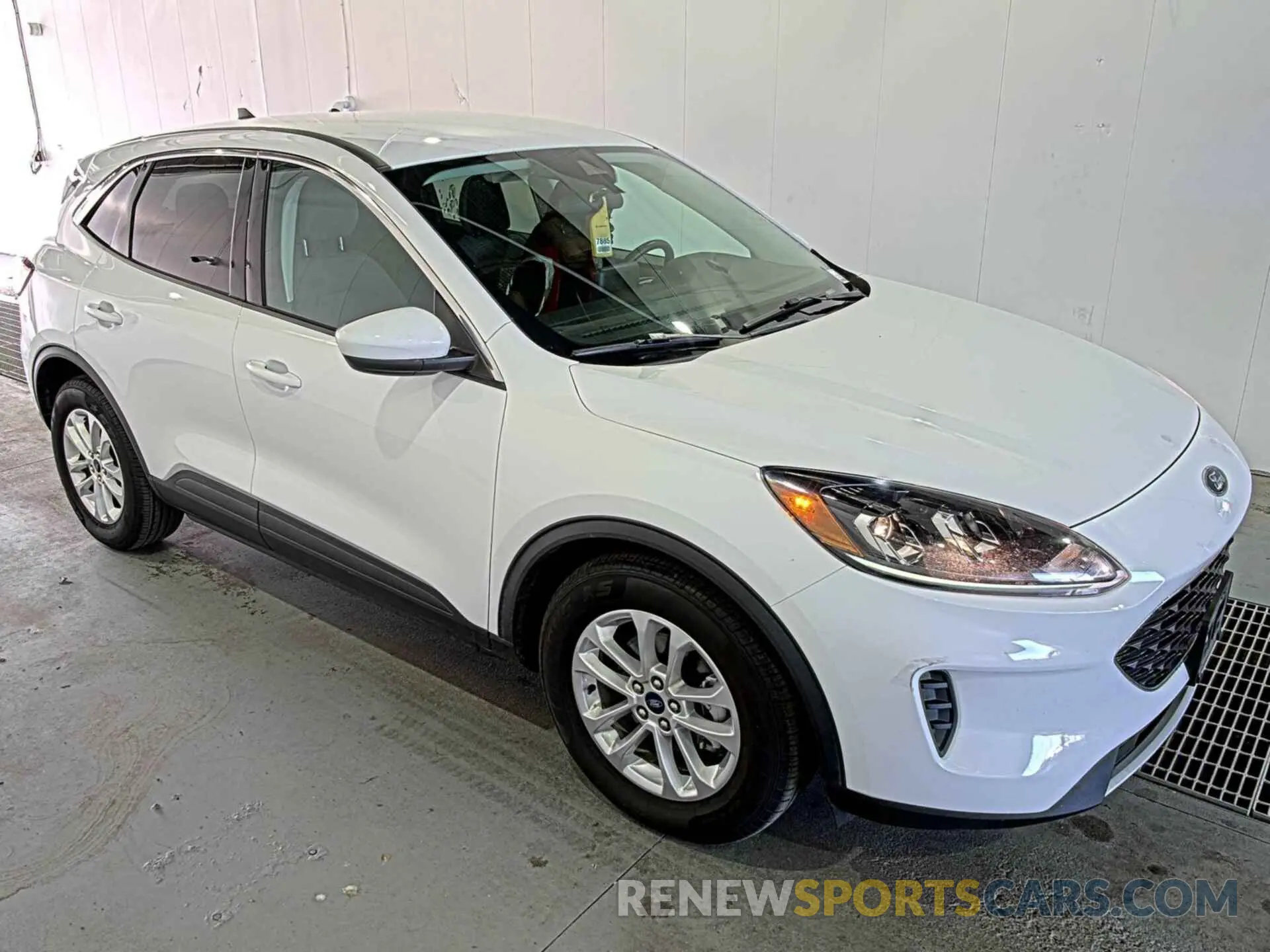 20 Photograph of a damaged car 1FMCU0BZ0MUA78107 FORD ESCAPE 2021