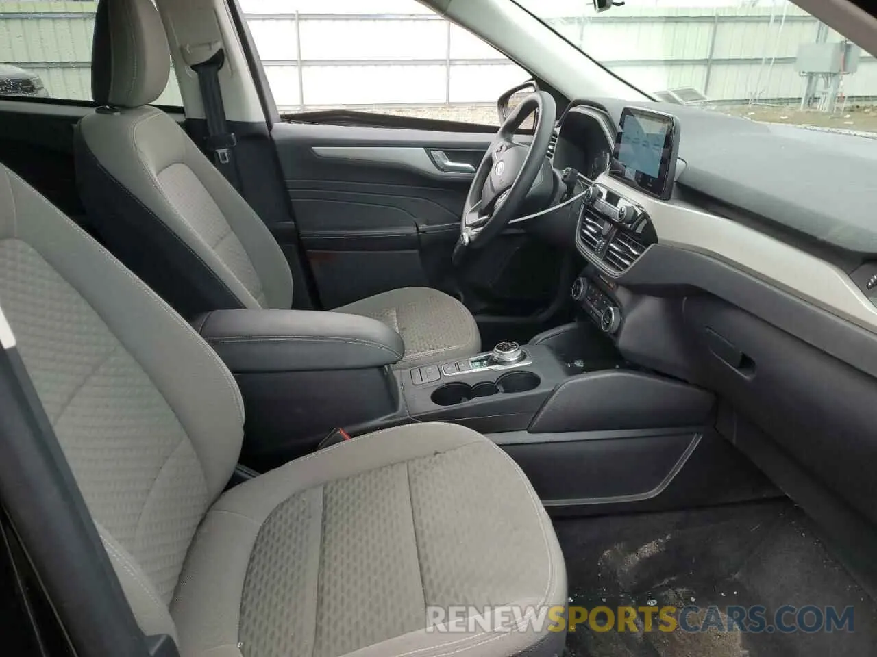 7 Photograph of a damaged car 1FMCU0BZ1MUA03951 FORD ESCAPE 2021