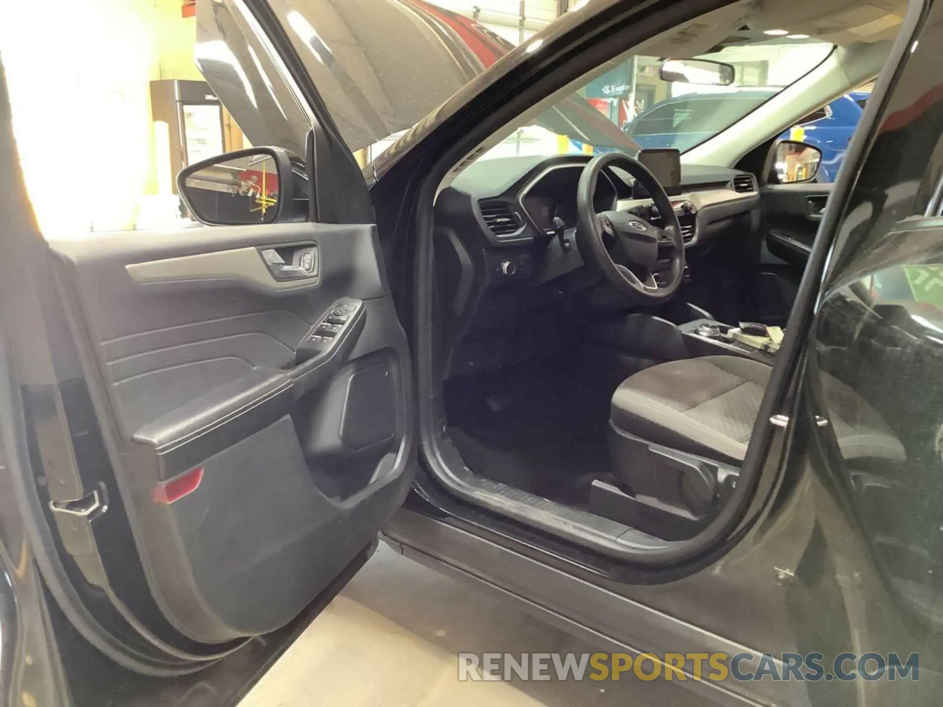 1 Photograph of a damaged car 1FMCU0BZ1MUA52776 FORD ESCAPE 2021