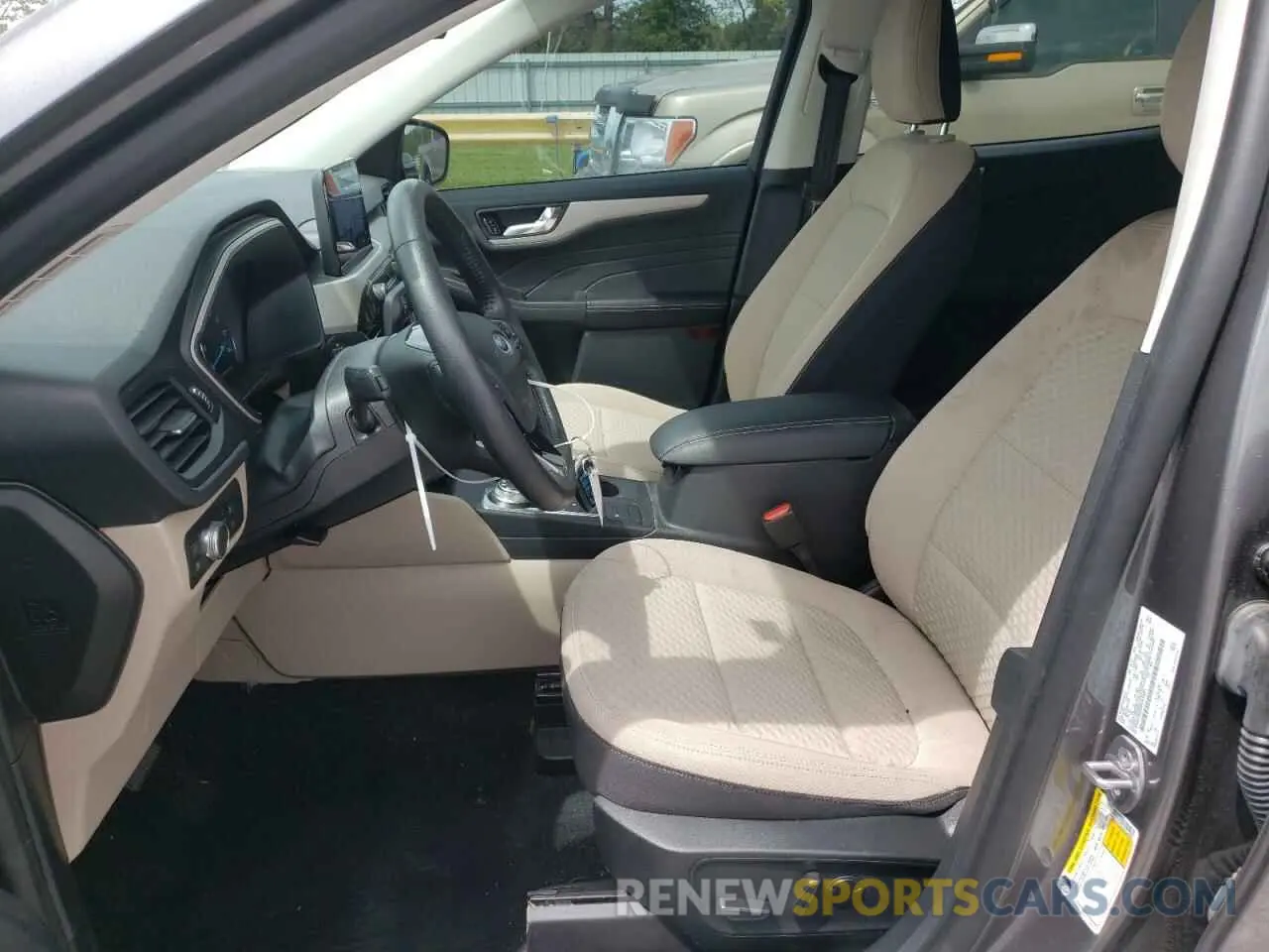 7 Photograph of a damaged car 1FMCU0BZ2MUA34691 FORD ESCAPE 2021