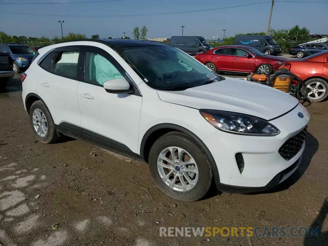 4 Photograph of a damaged car 1FMCU0BZ2MUB04089 FORD ESCAPE 2021