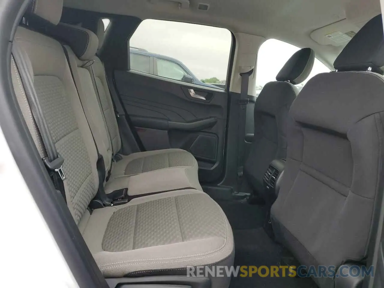 11 Photograph of a damaged car 1FMCU0BZ3MUB17966 FORD ESCAPE 2021