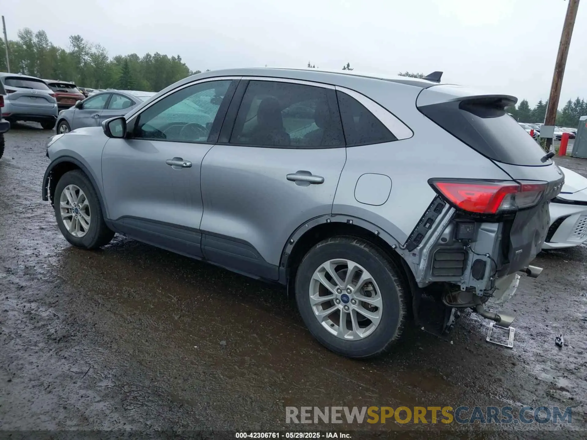 3 Photograph of a damaged car 1FMCU0BZ4MUA38497 FORD ESCAPE 2021