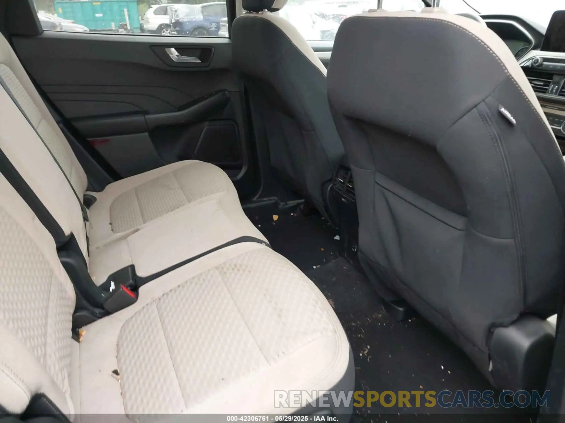 8 Photograph of a damaged car 1FMCU0BZ4MUA38497 FORD ESCAPE 2021