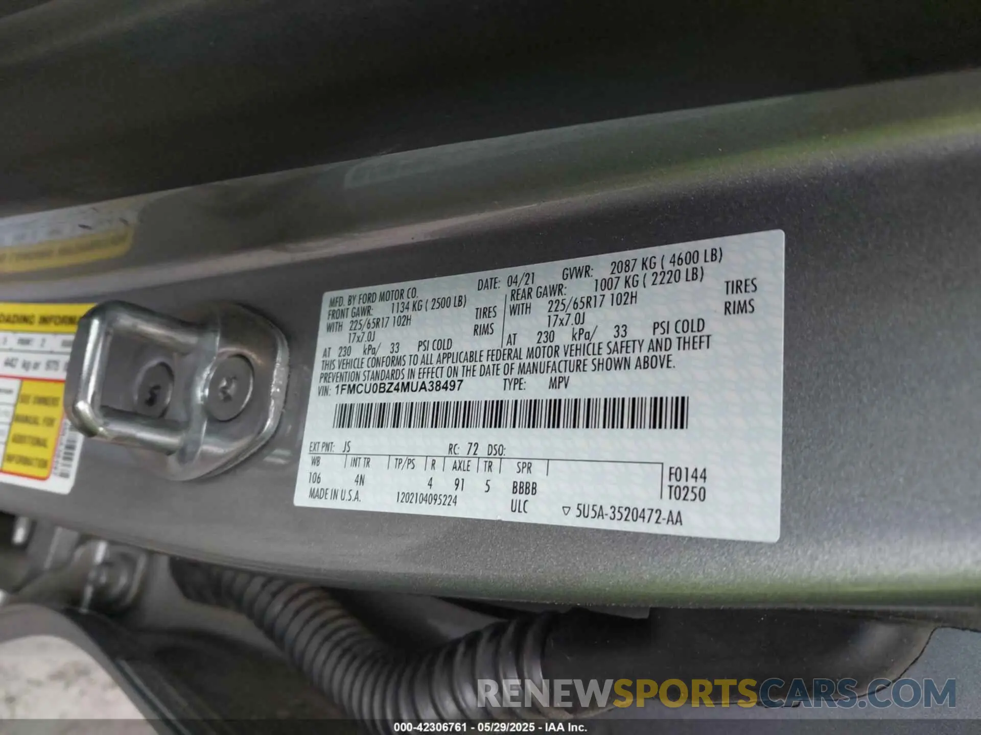 9 Photograph of a damaged car 1FMCU0BZ4MUA38497 FORD ESCAPE 2021