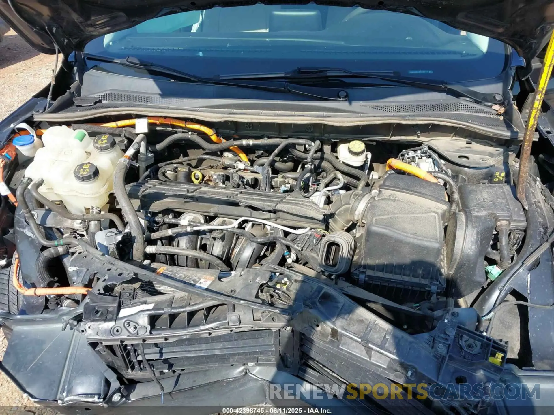 10 Photograph of a damaged car 1FMCU0BZ4MUA67773 FORD ESCAPE 2021